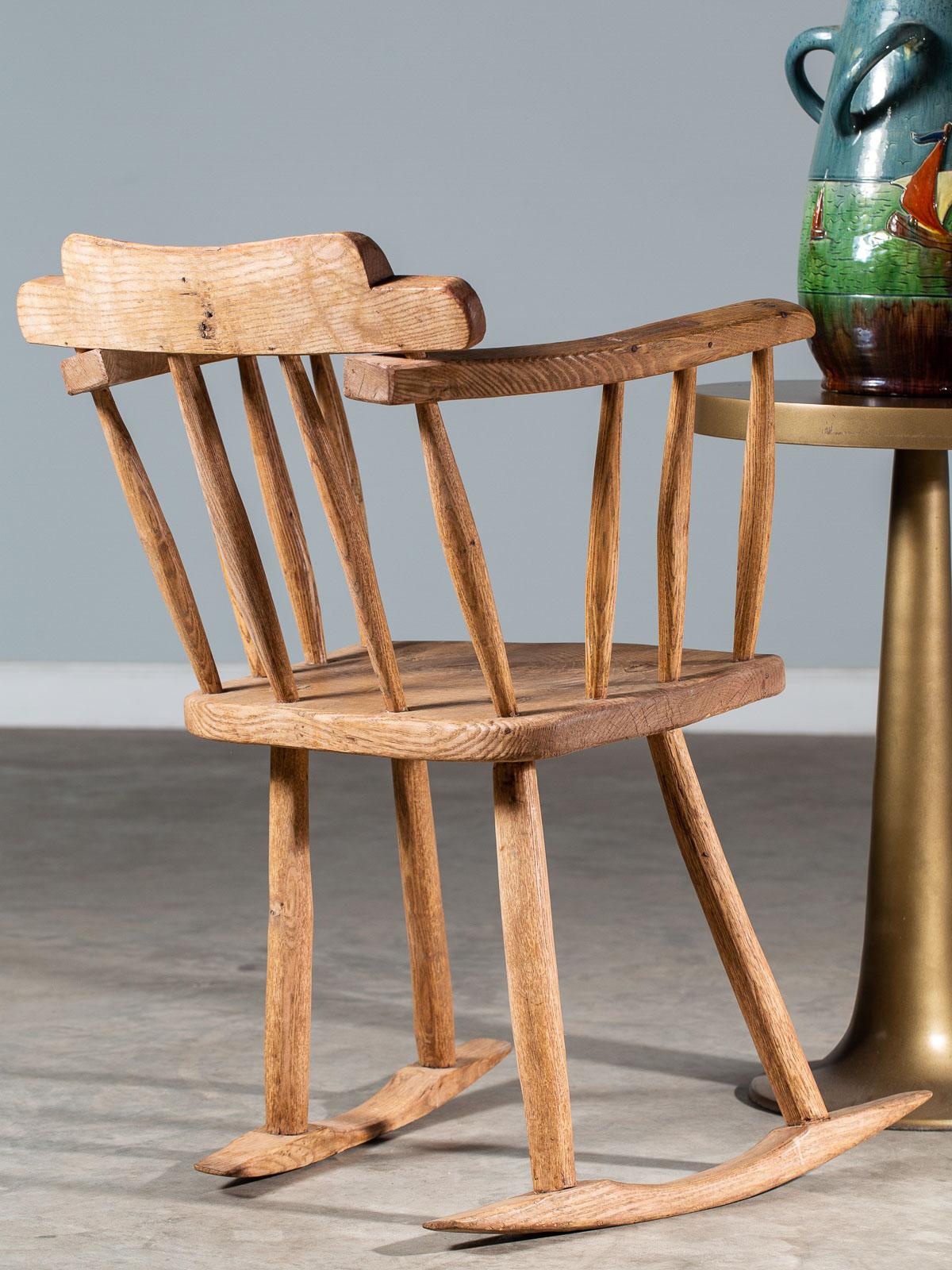 English Georgian Period Oak Rocking Chair, circa 1820 For Sale 11