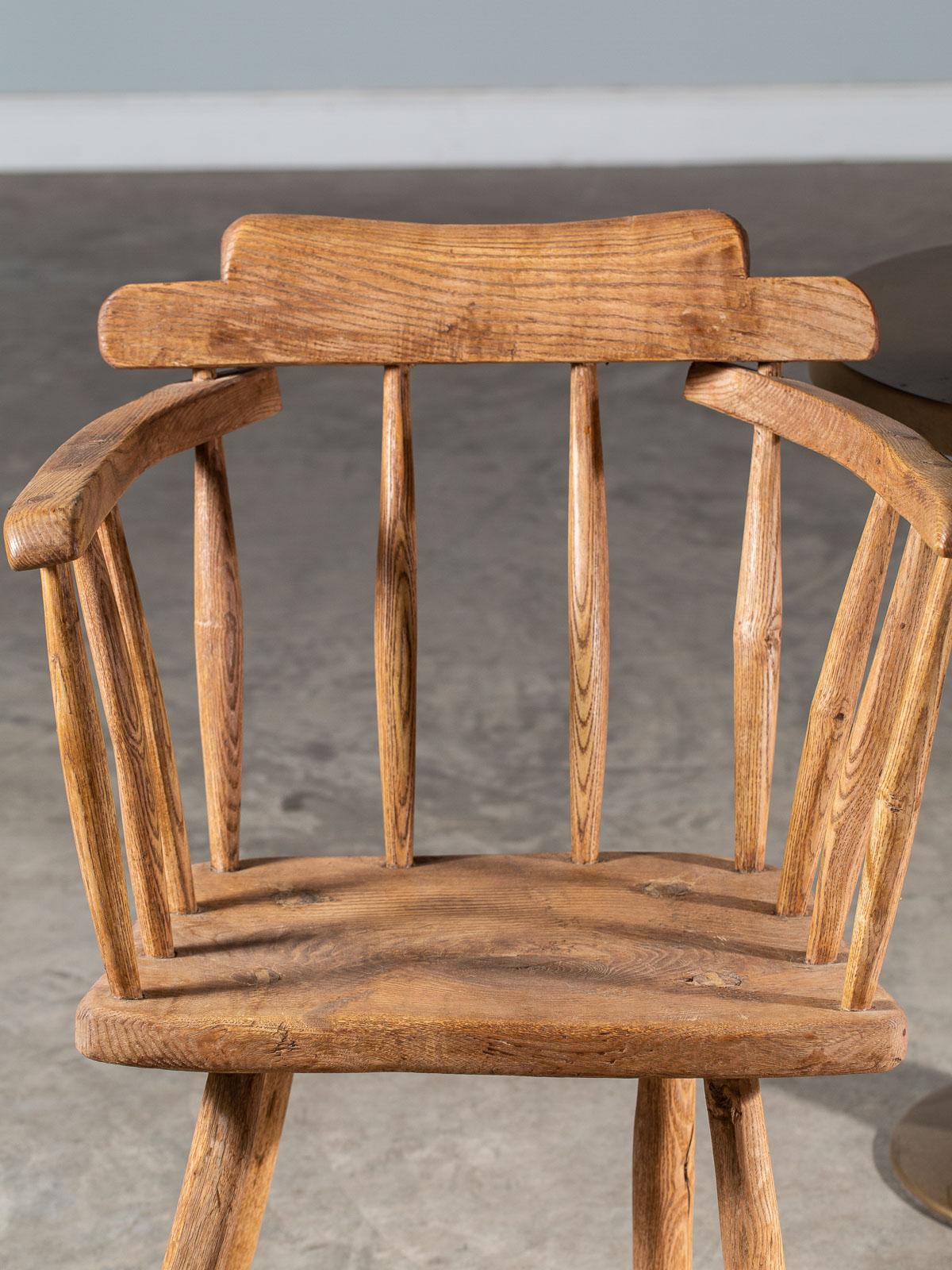 Hand-Carved English Georgian Period Oak Rocking Chair, circa 1820 For Sale