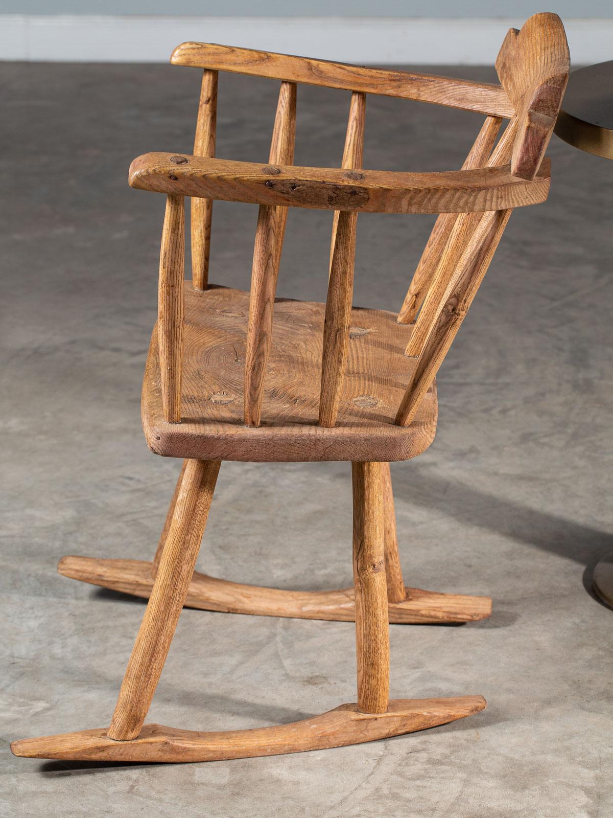 English Georgian Period Oak Rocking Chair, circa 1820 For Sale 1