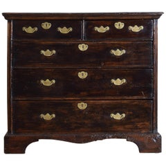 English Georgian Period Patinated Pinewood 5-Drawer Dresser, circa 1770