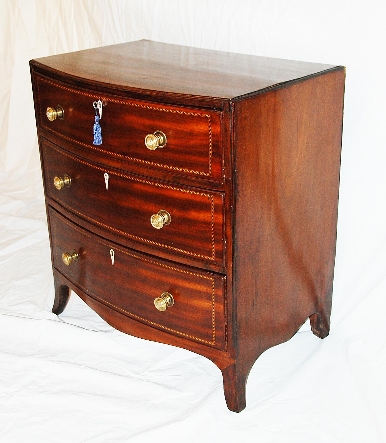 19th Century English Georgian Period Small Hepplewhite Bowfront Chest of Drawers with Inlay