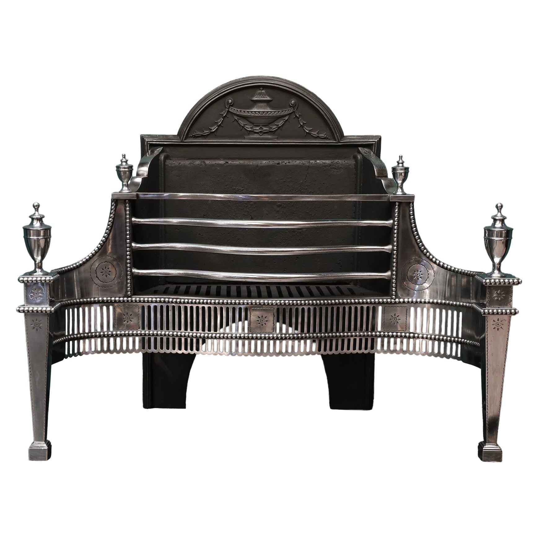 Rejilla de chimenea de acero pulido de estilo neogeorgiano inglés, de Thomas Elsley en venta