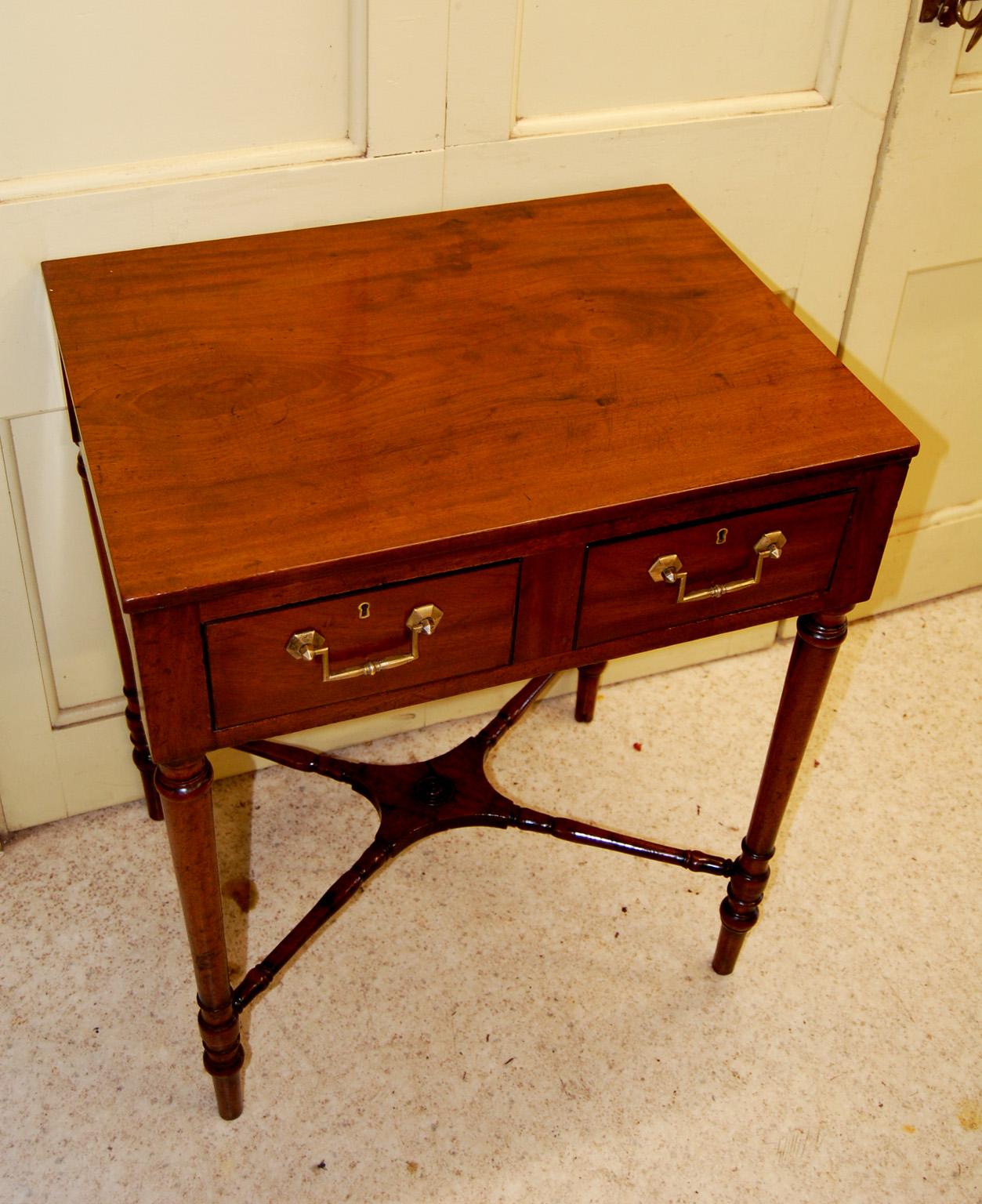 English Georgian Sheraton Mahogany Side Table with Cross Stretcher, Two Drawers In Good Condition In Wells, ME