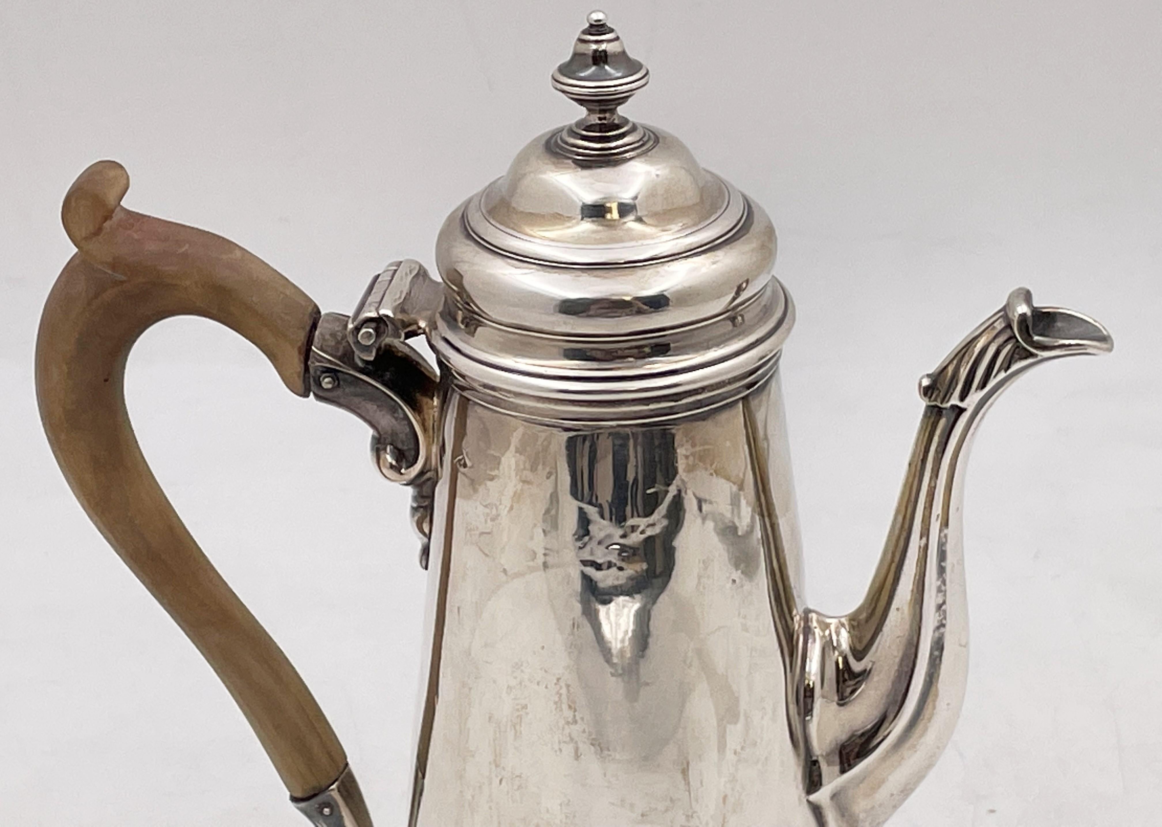 English Georgian Sterling Silver Coffee Pot from Late 18th/ Early 19th Century  In Good Condition For Sale In New York, NY