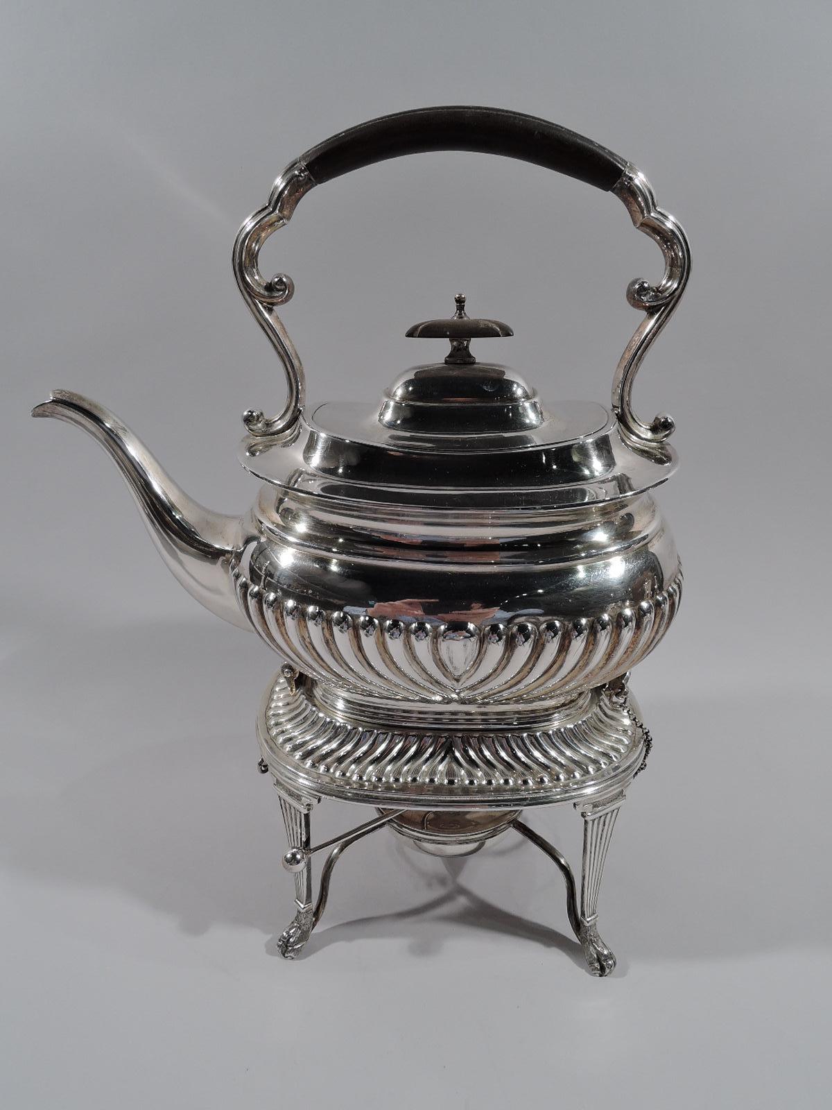 English Georgian Sterling Silver Coffee and Tea Set by Mappin & Webb In Excellent Condition In New York, NY