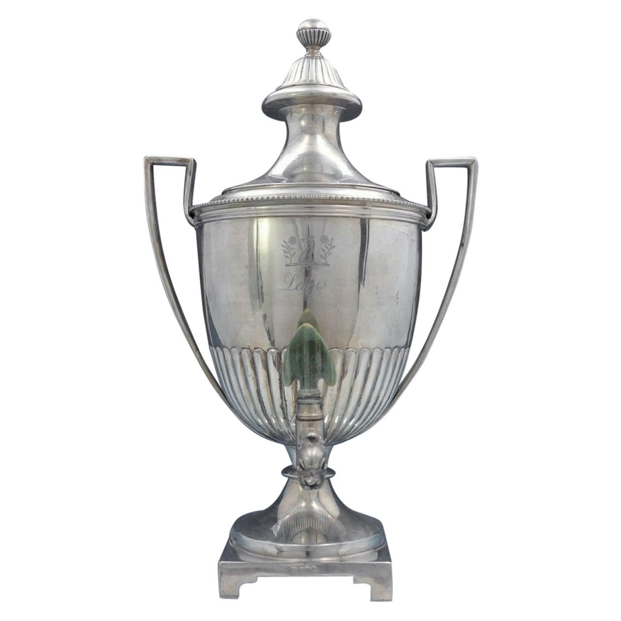 Englisches georgianisches Sterlingsilber-Samovar mit Wappen:: Hunden und Blumen '#4051'