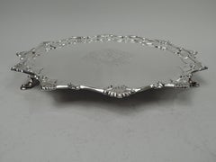 Plateau Salver anglais géorgien en argent sterling en forme de coquillage par Coker, 1765