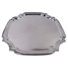 Plateau carré à cartouche en argent sterling de style géorgien anglais, 1933