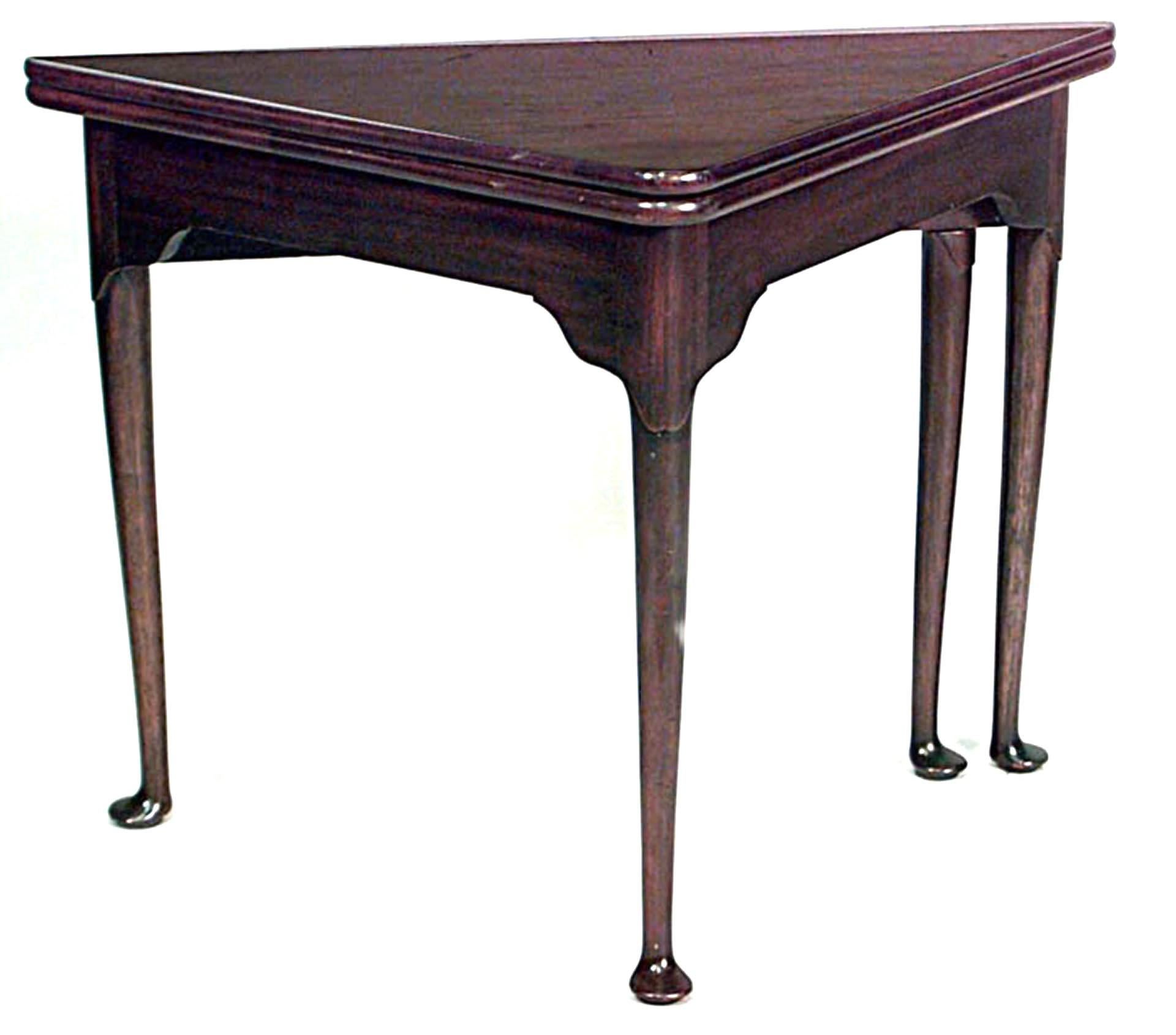 English Georgian-style (20th Century) mahogany triangular shaped flip top console table (Top measures 30.25