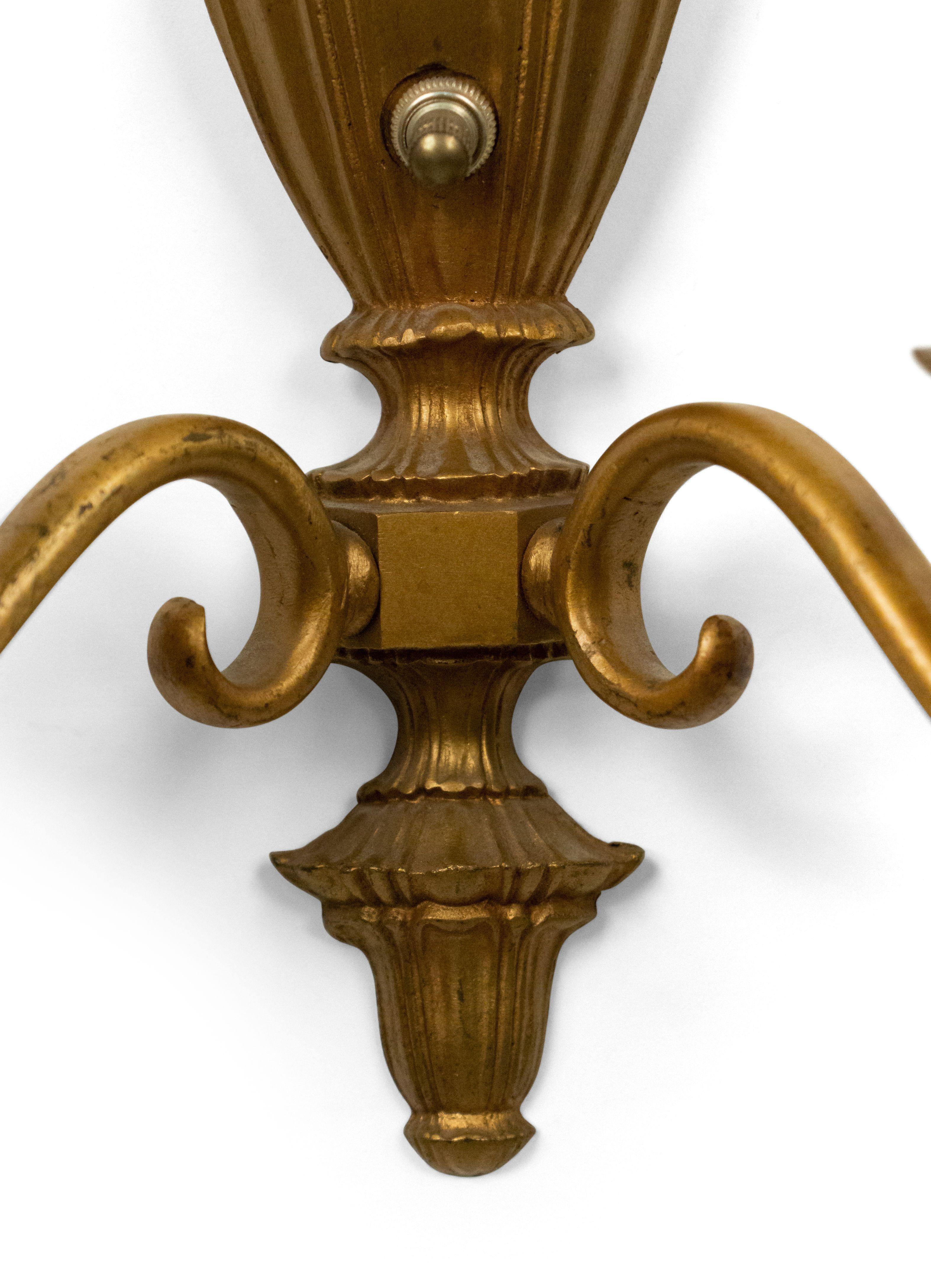 20th Century English Georgian Style Brass Wall Sconces For Sale