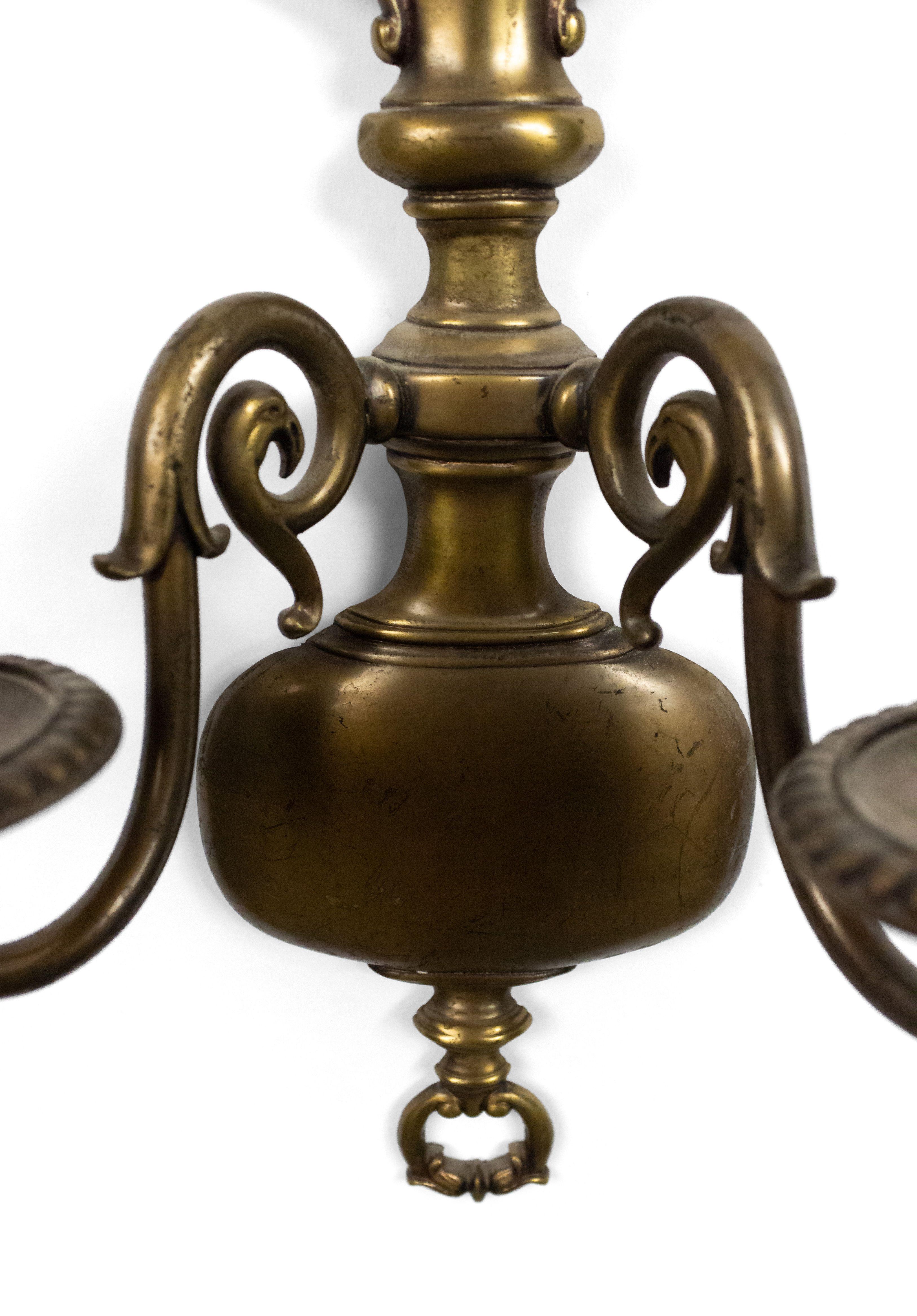 English Georgian Style Brass Wall Sconces In Good Condition In New York, NY
