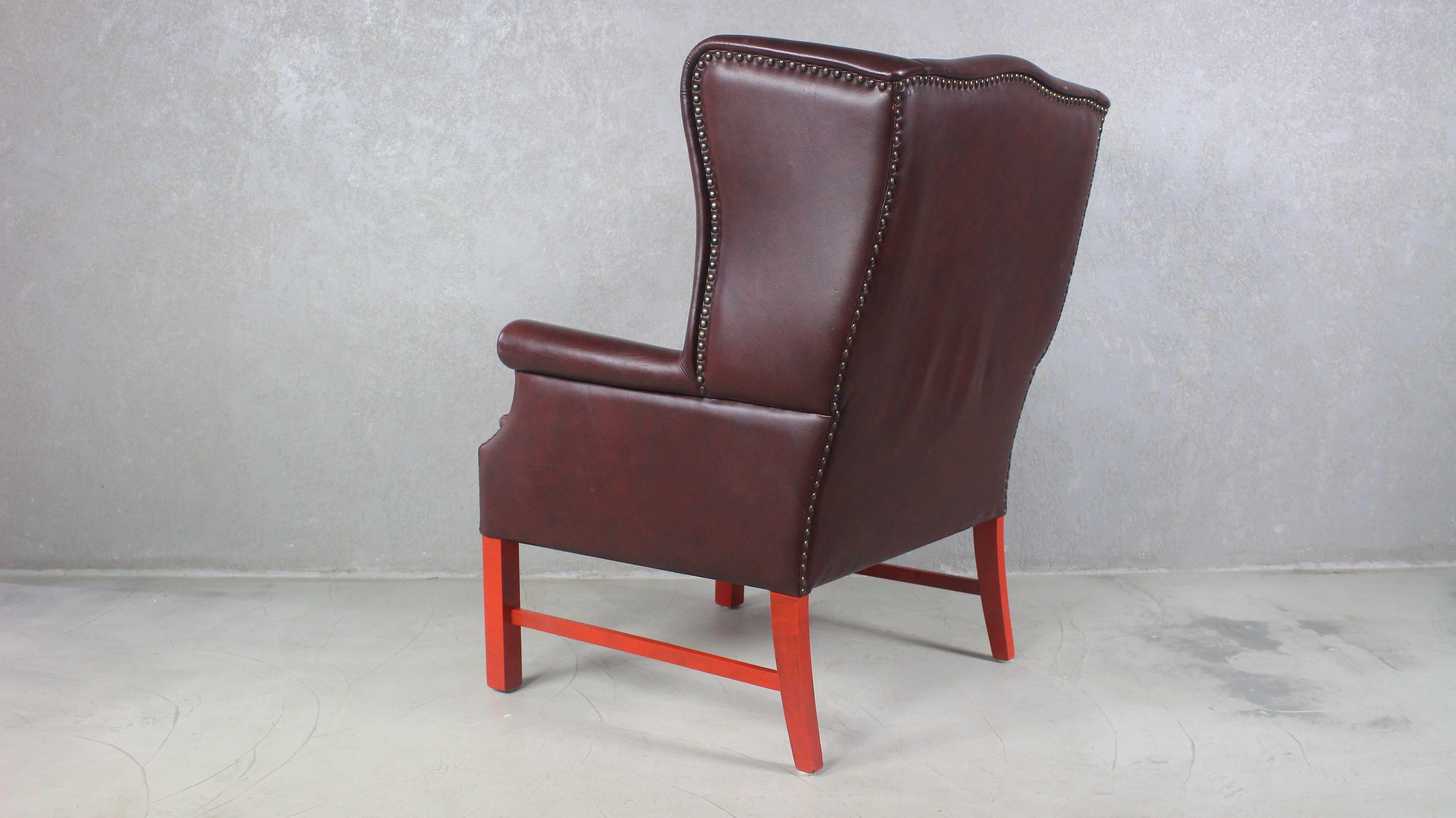 English Georgian Style Brown Leather Wingback Armchair For Sale 6