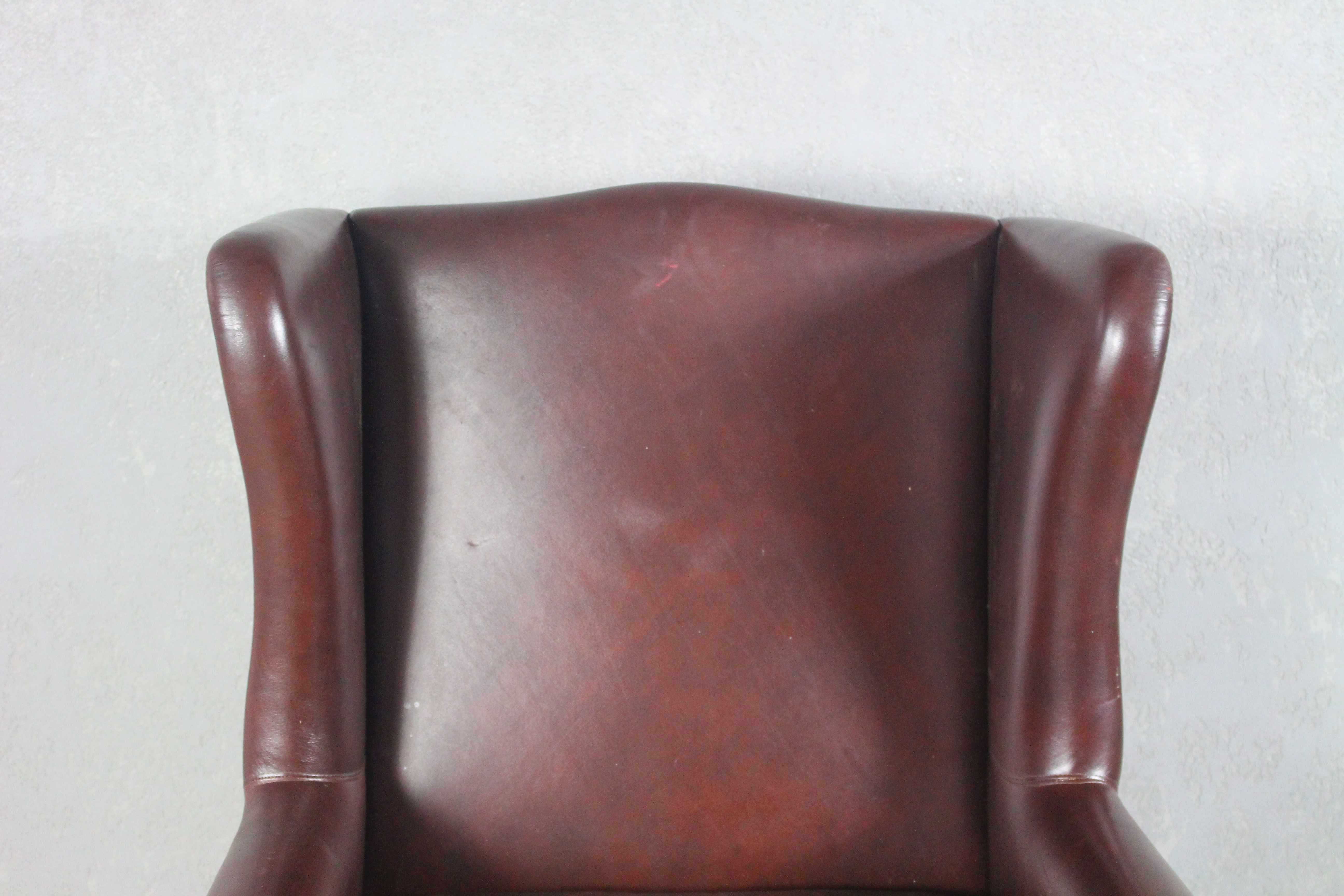 English Georgian Style Brown Leather Wingback Armchair For Sale 4