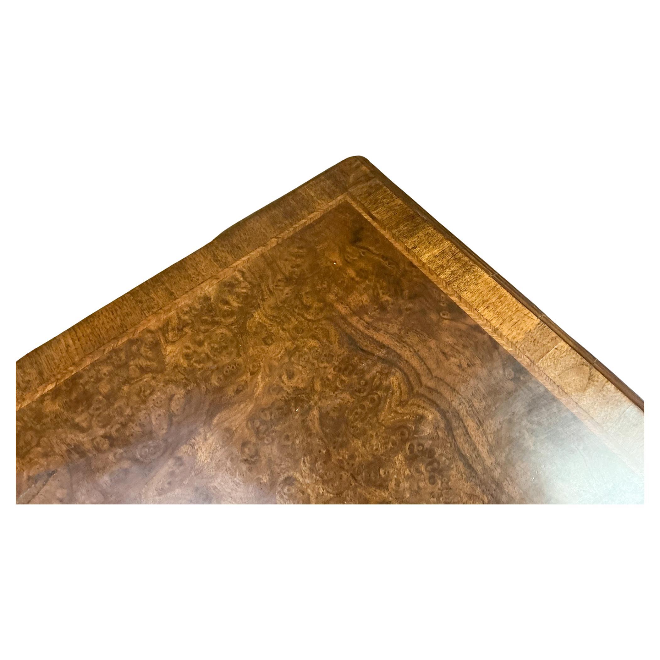 Americano Cassapanca da tavolo Lowboy in stile georgiano in Burton e Noce di Burton-Ching Ltd in vendita