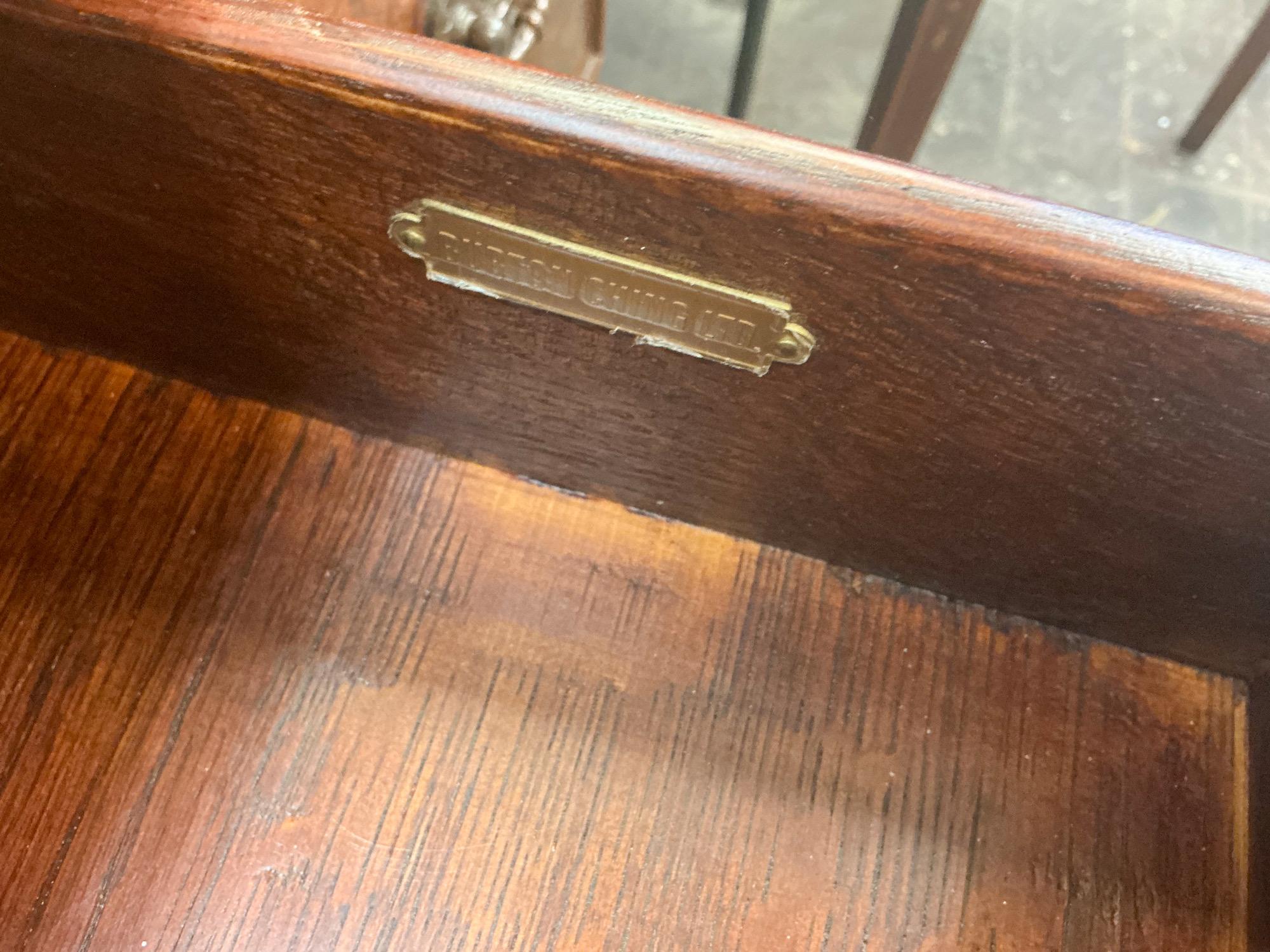 Cassapanca da tavolo Lowboy in stile georgiano in Burton e Noce di Burton-Ching Ltd in vendita 1