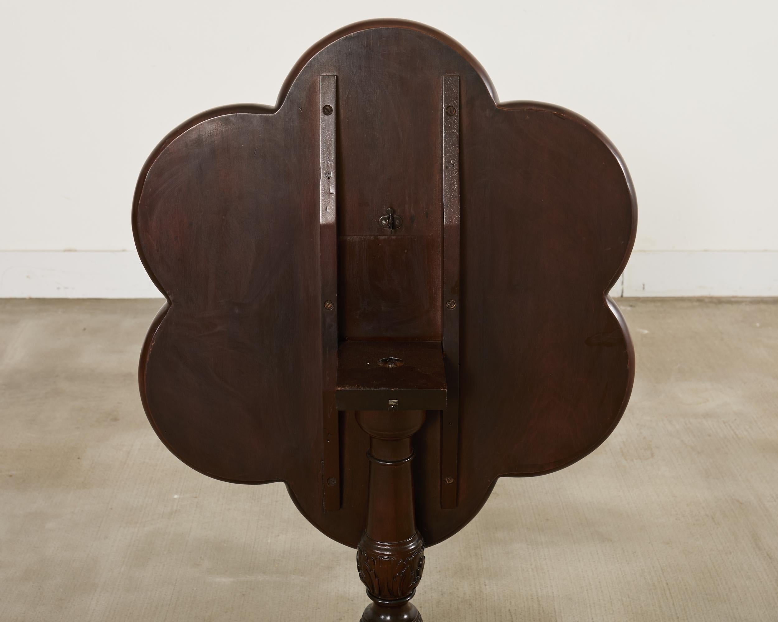 English Georgian Style Clover Leaf Flip-Top Table For Sale 8