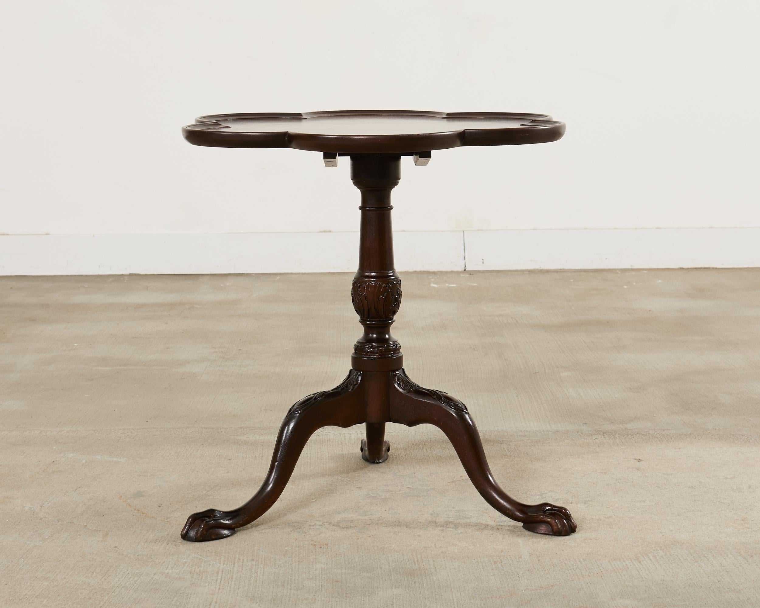 English Georgian Style Clover Leaf Flip-Top Table For Sale 11