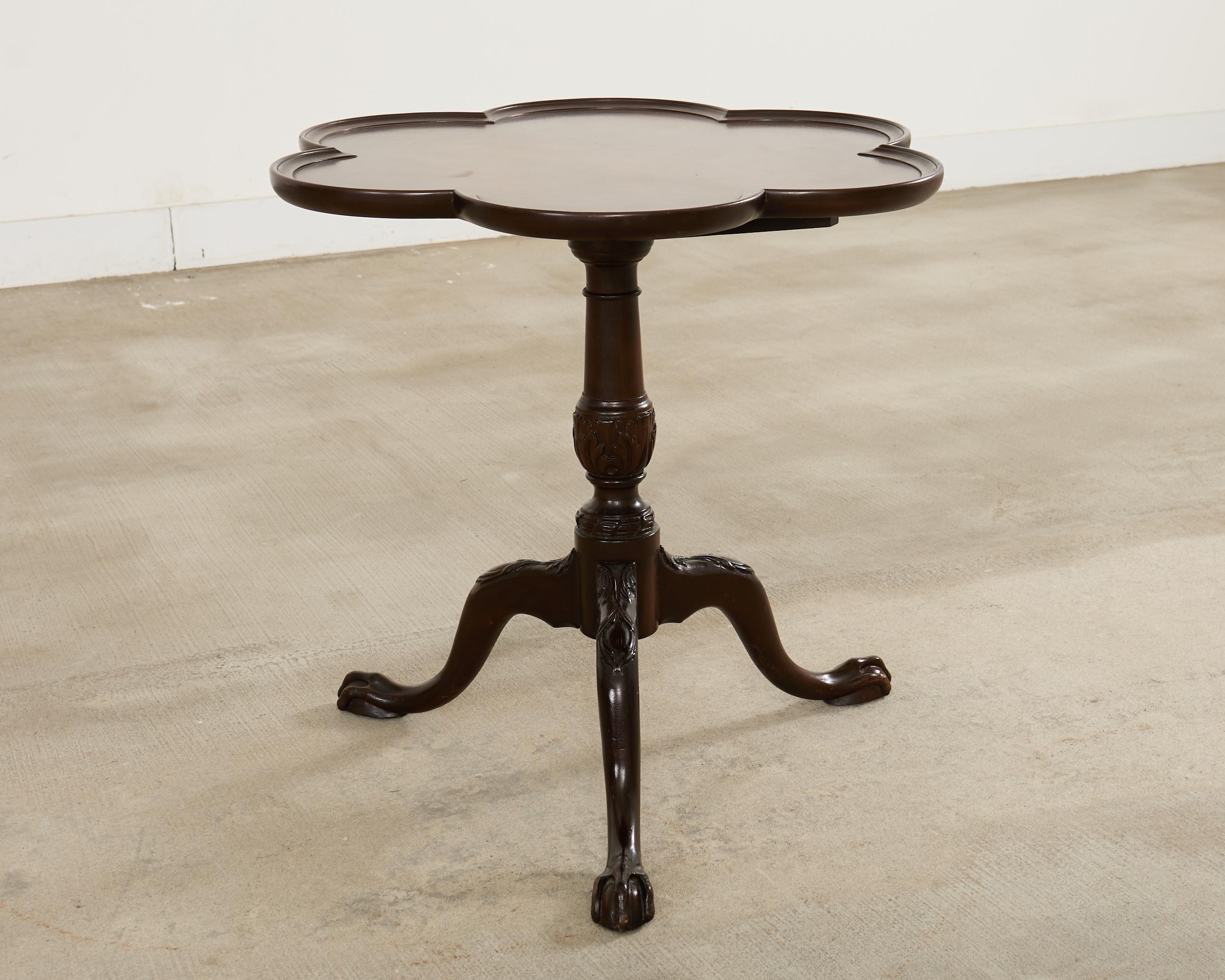 English Georgian Style Clover Leaf Flip-Top Table For Sale 2
