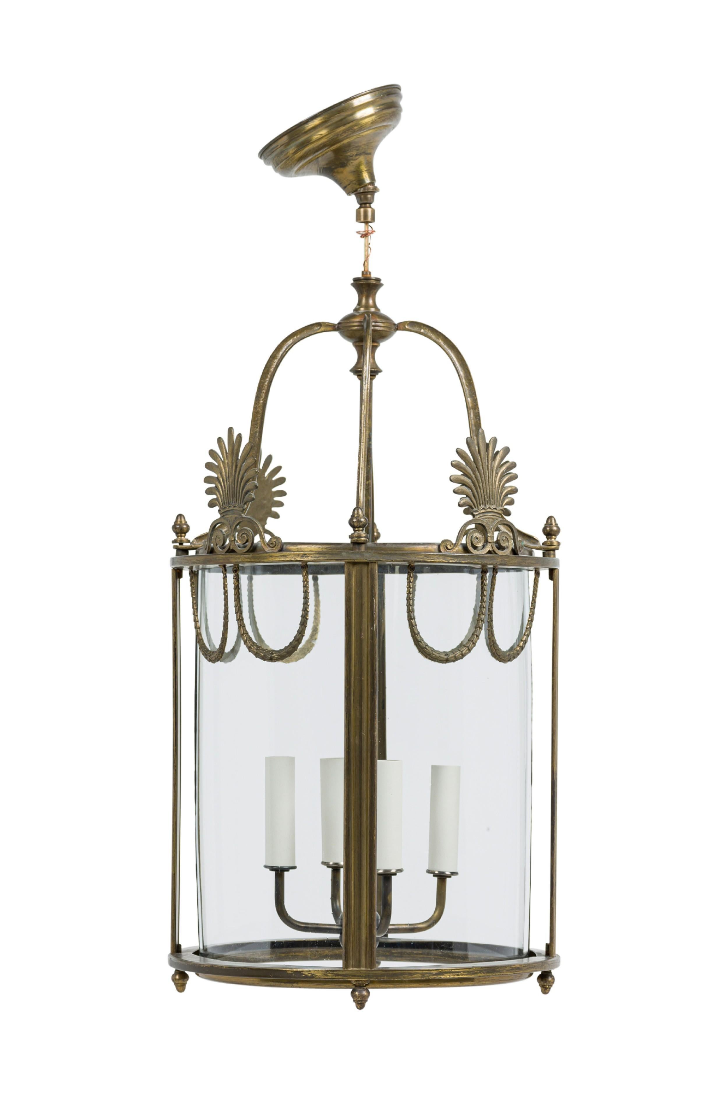 English Georgian Style Cylindrical Lantern In Good Condition For Sale In Queens, NY