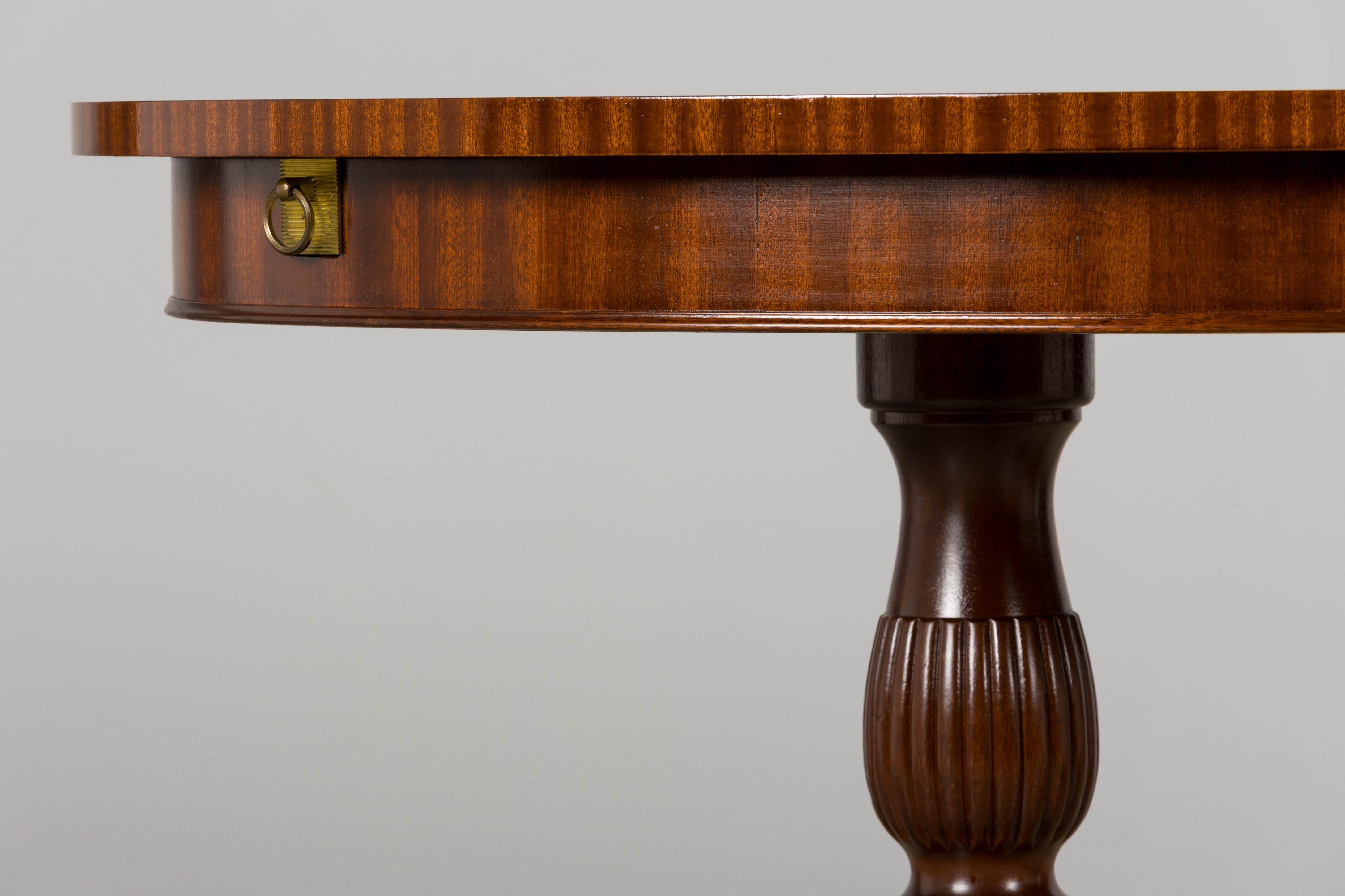 Georgien Table de salle à manger ovale à rallonge en acajou et à double piédestal de style géorgien anglais en vente