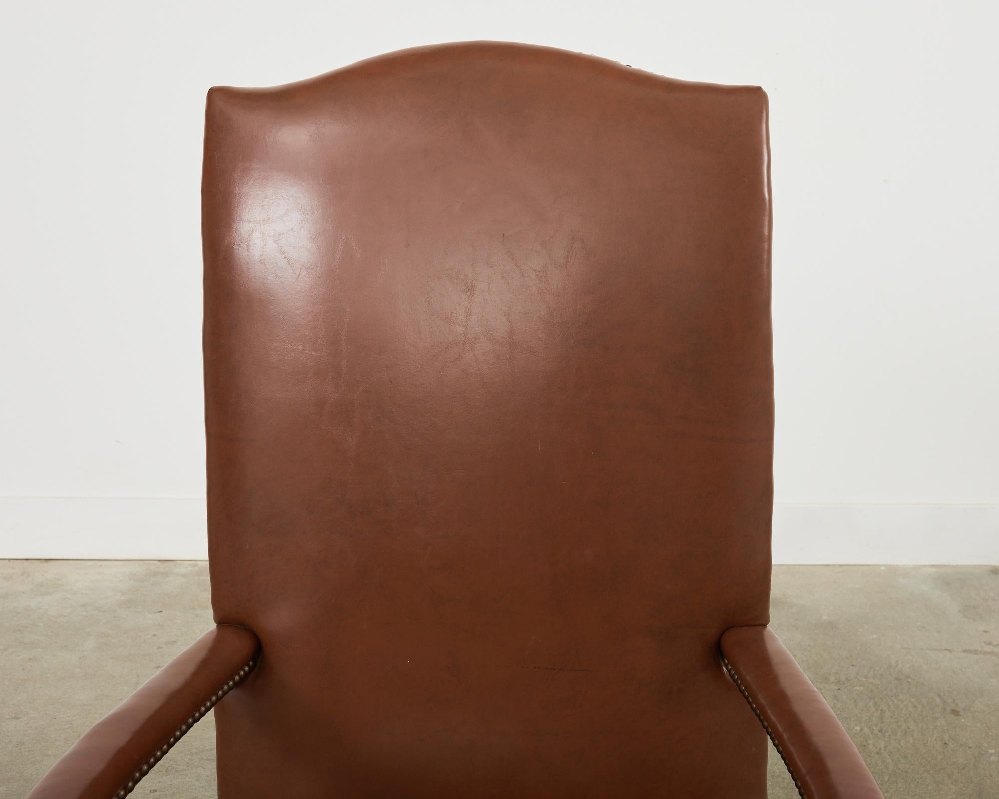 Englischer georgianischer Stil Kunstleder Naugahyde Hall Chair (amerikanisch) im Angebot