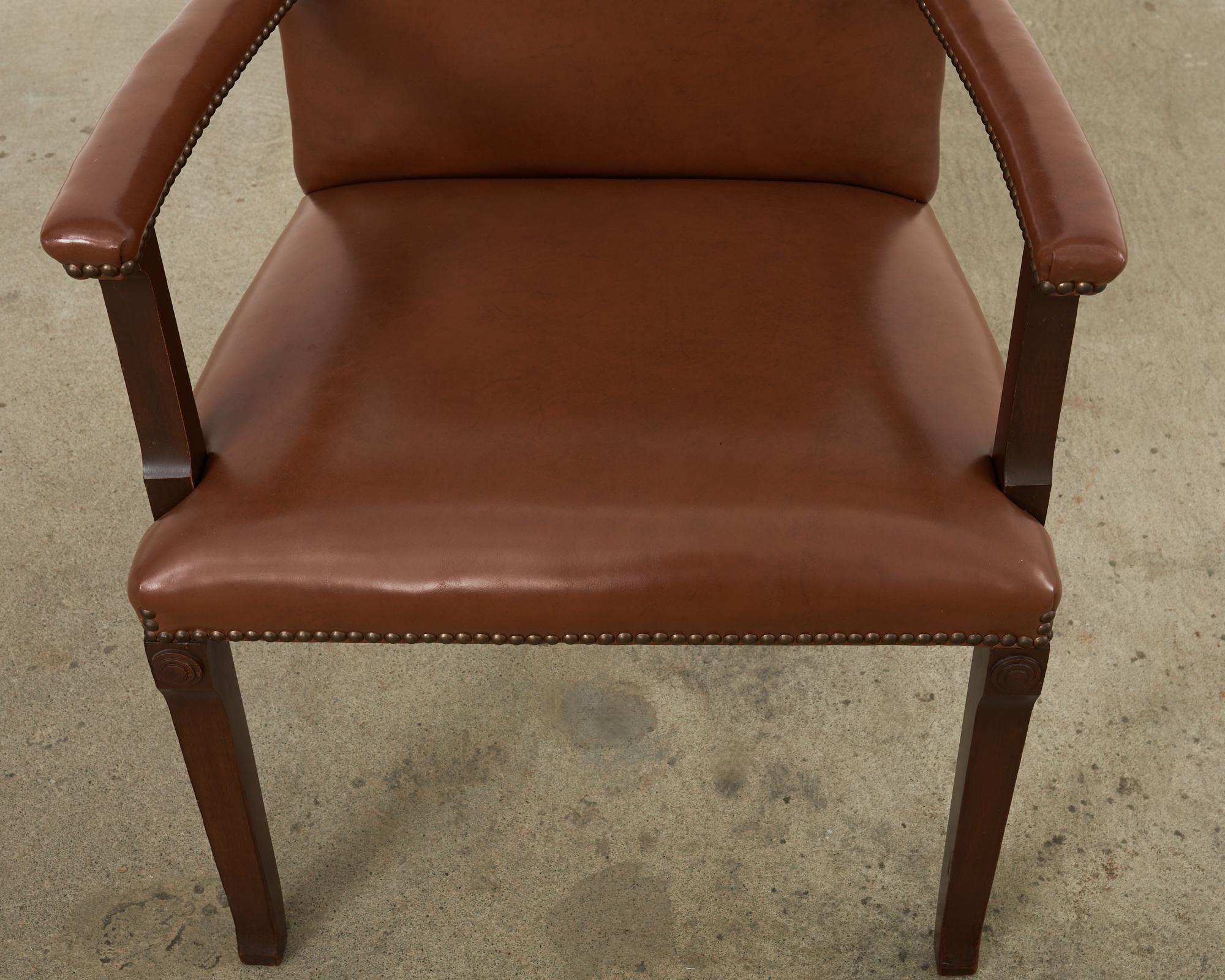 English Georgian Style Faux Leather Naugahyde Hall Chair In Good Condition For Sale In Rio Vista, CA