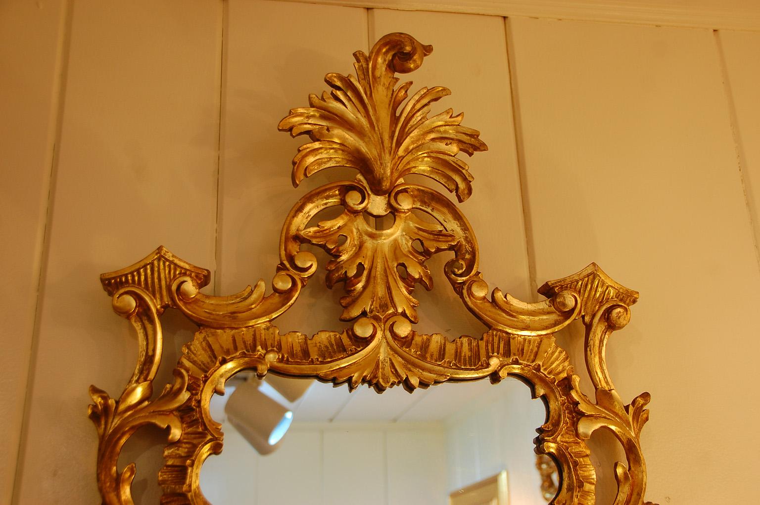 English Georgian Style Late 19th Century Gold Leaf Hand Carved Mirror In Good Condition In Wells, ME