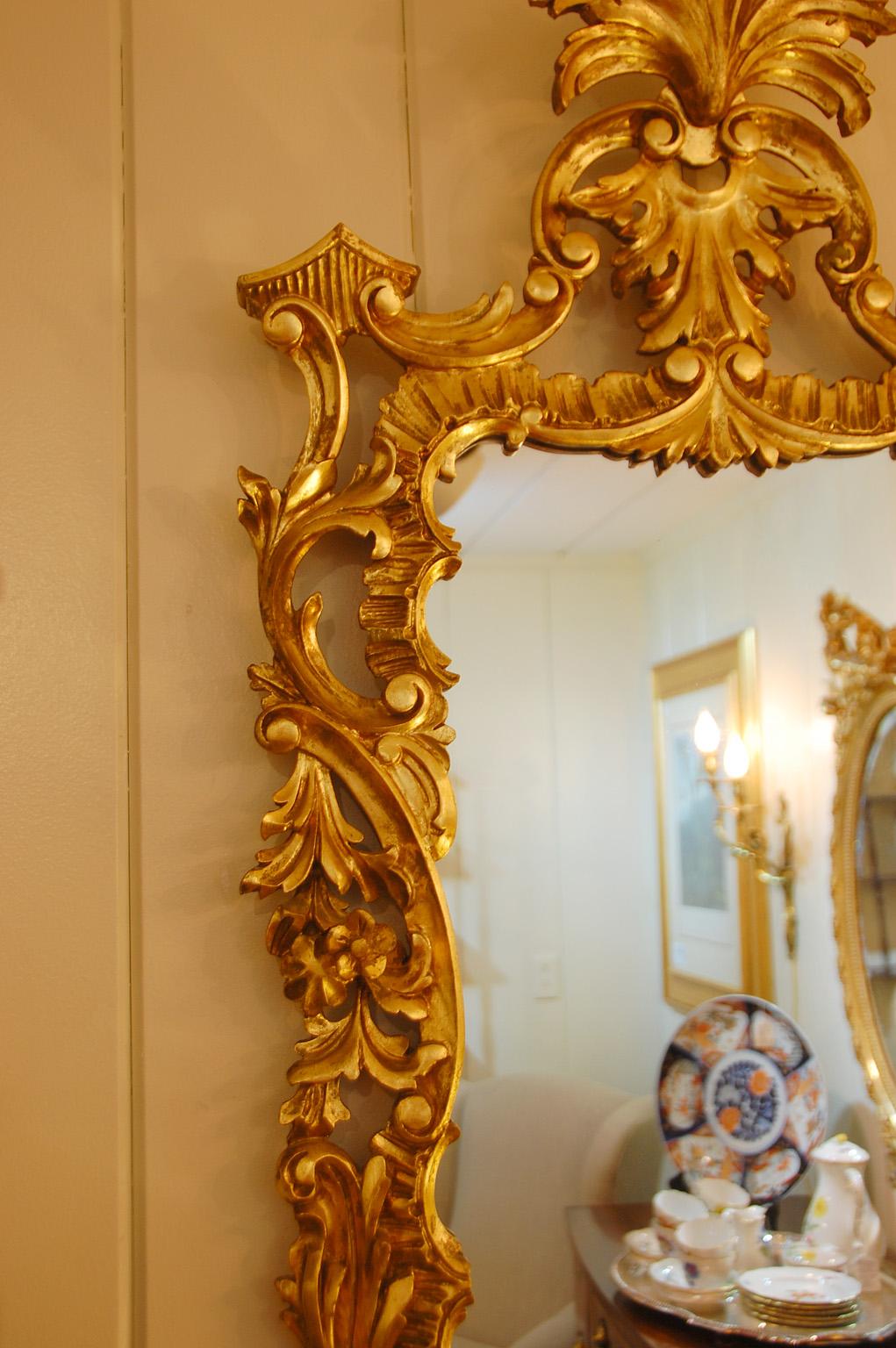 English Georgian Style Late 19th Century Gold Leaf Hand Carved Mirror 1