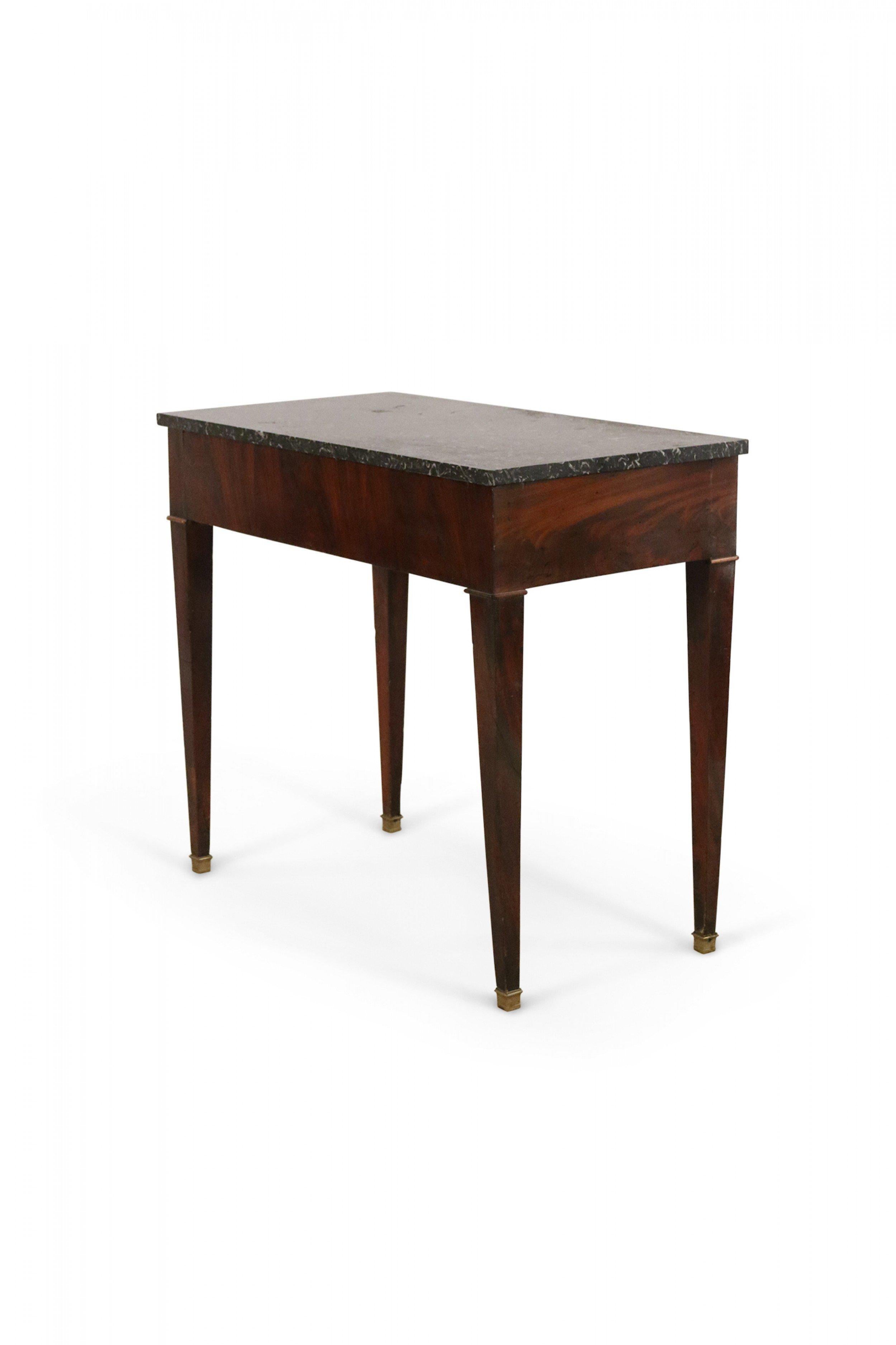 Table console de style géorgien anglais en acajou et marbre noir Bon état - En vente à New York, NY