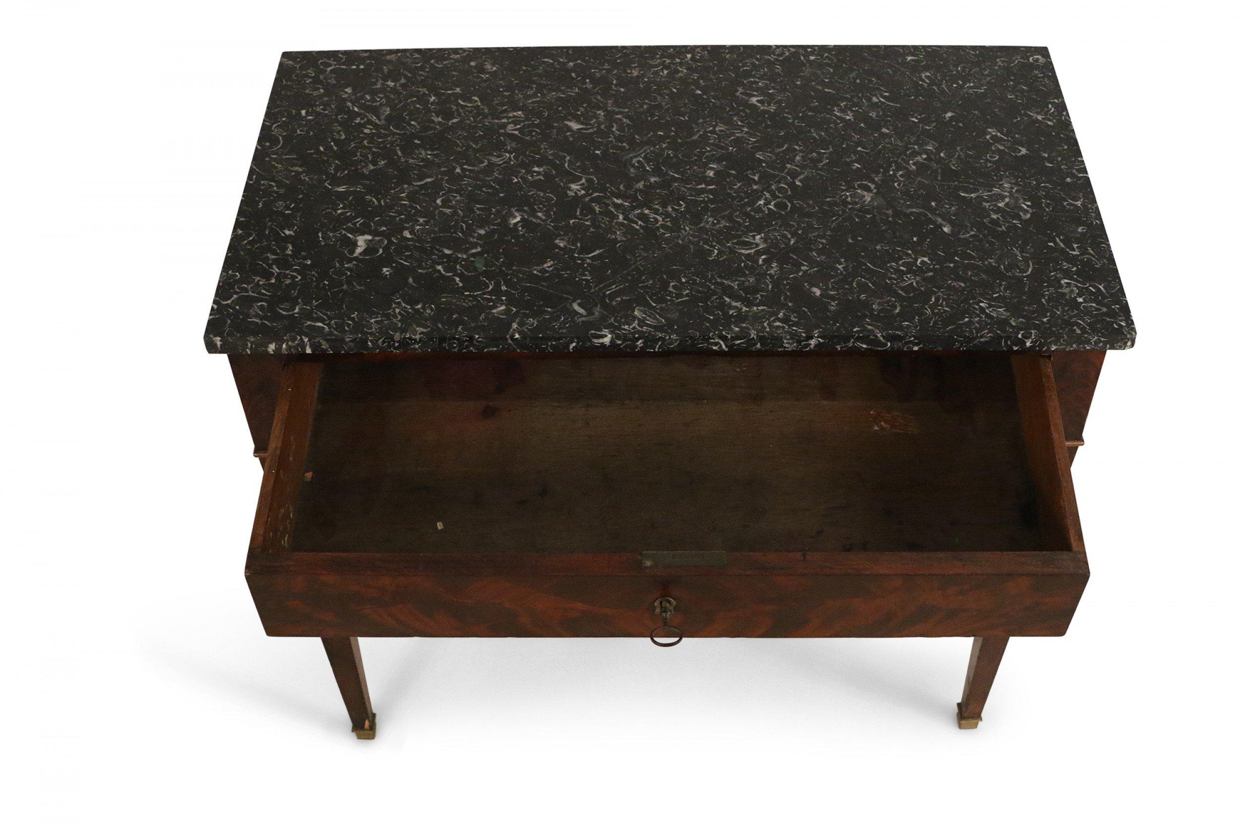 Marbre Table console de style géorgien anglais en acajou et marbre noir en vente