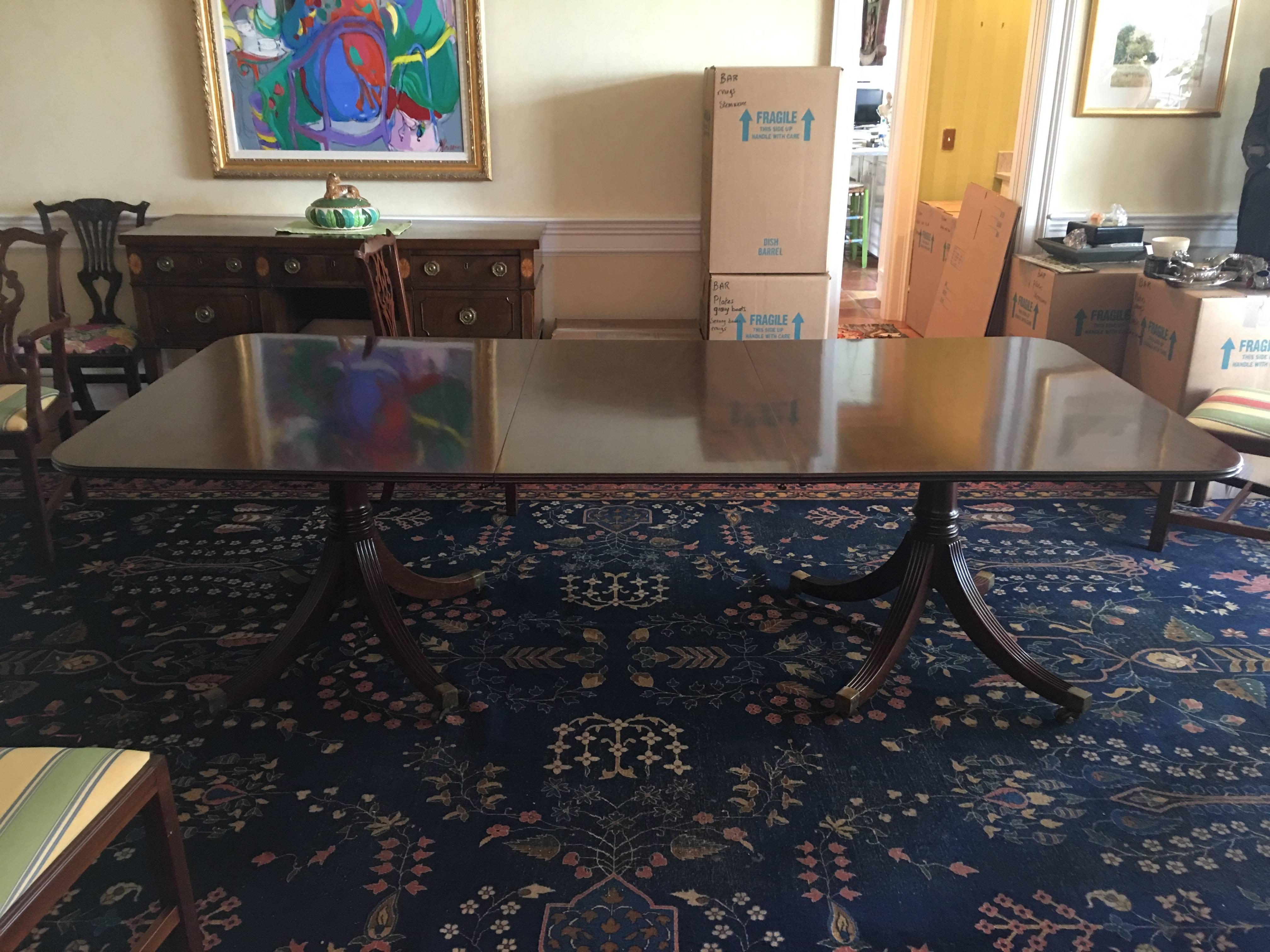 English Georgian Style Mahogany Banquet Dining Table with Leaves, 20th Century 6