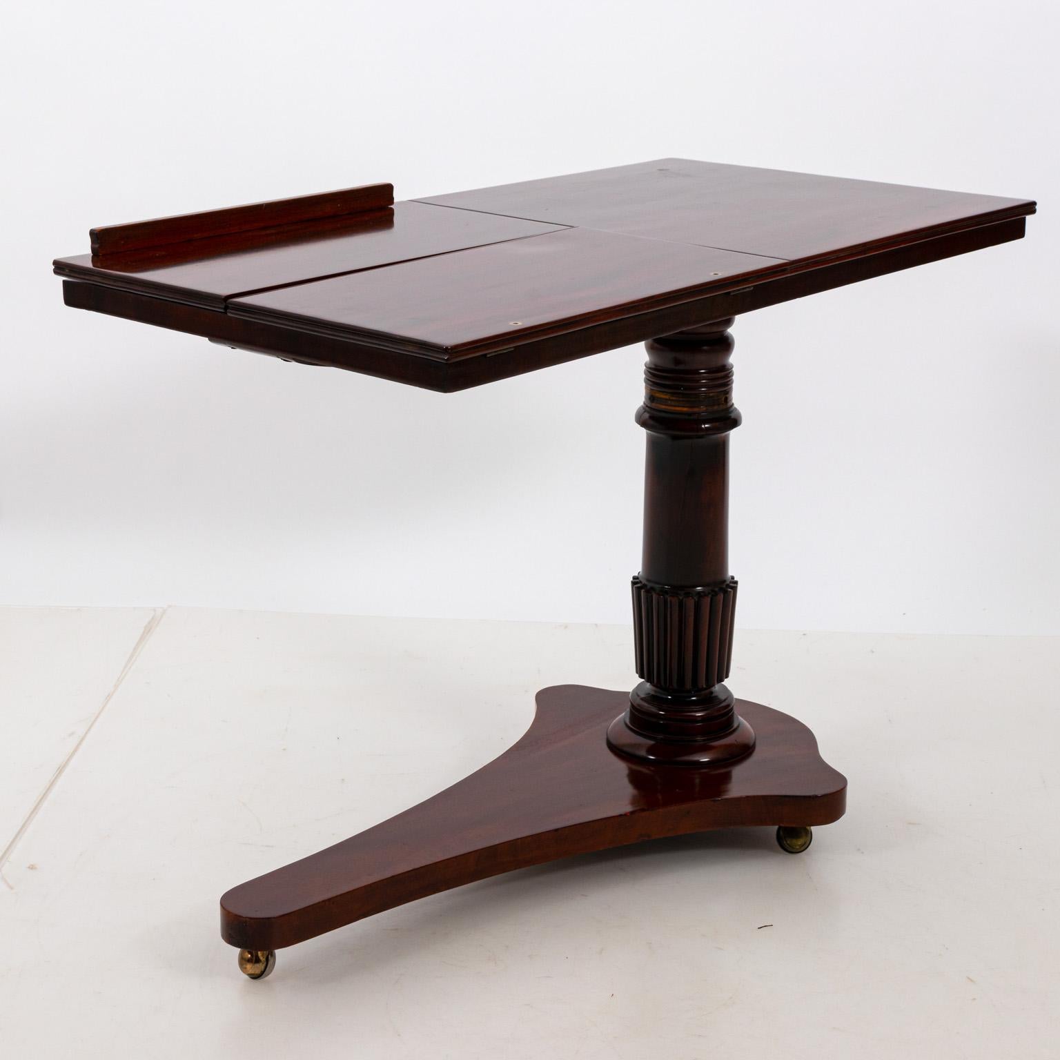 English Georgian Style Mahogany Book Stand For Sale 2