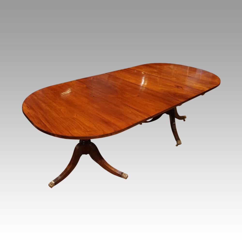 English Georgian Style Mahogany Dining Table For Sale 4