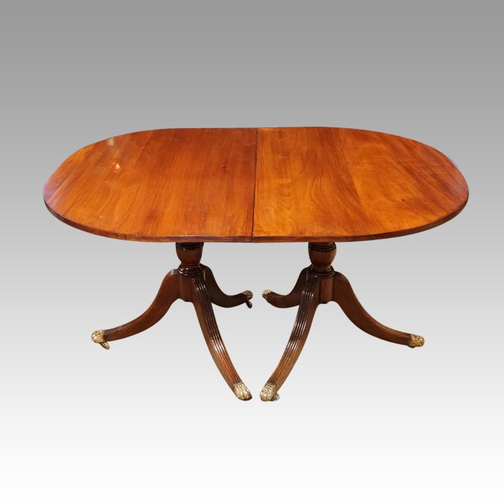 English Georgian Style Mahogany Dining Table For Sale 5