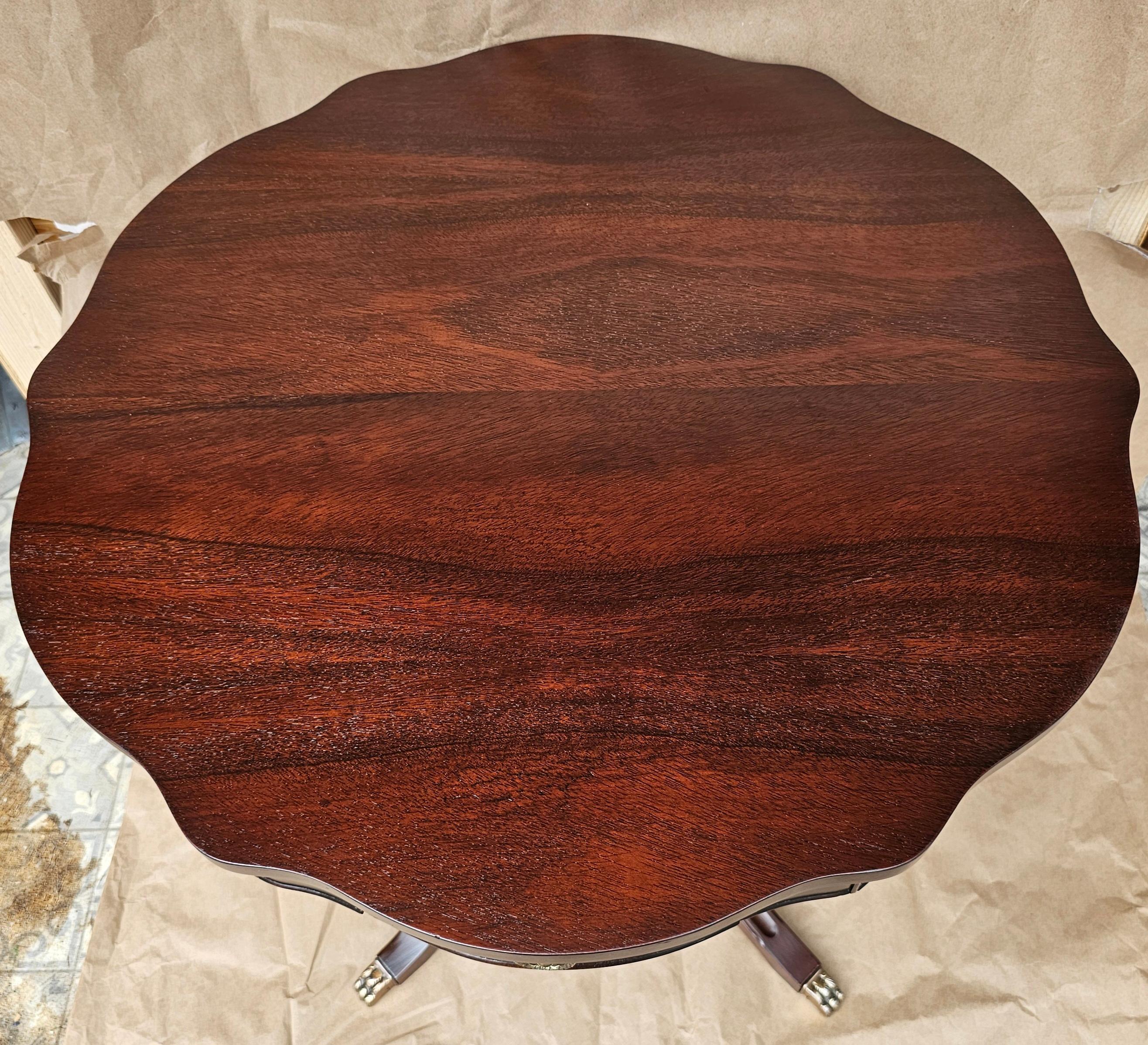 20th Century English Georgian Style Mahogany Pedestal Drum Center Table For Sale