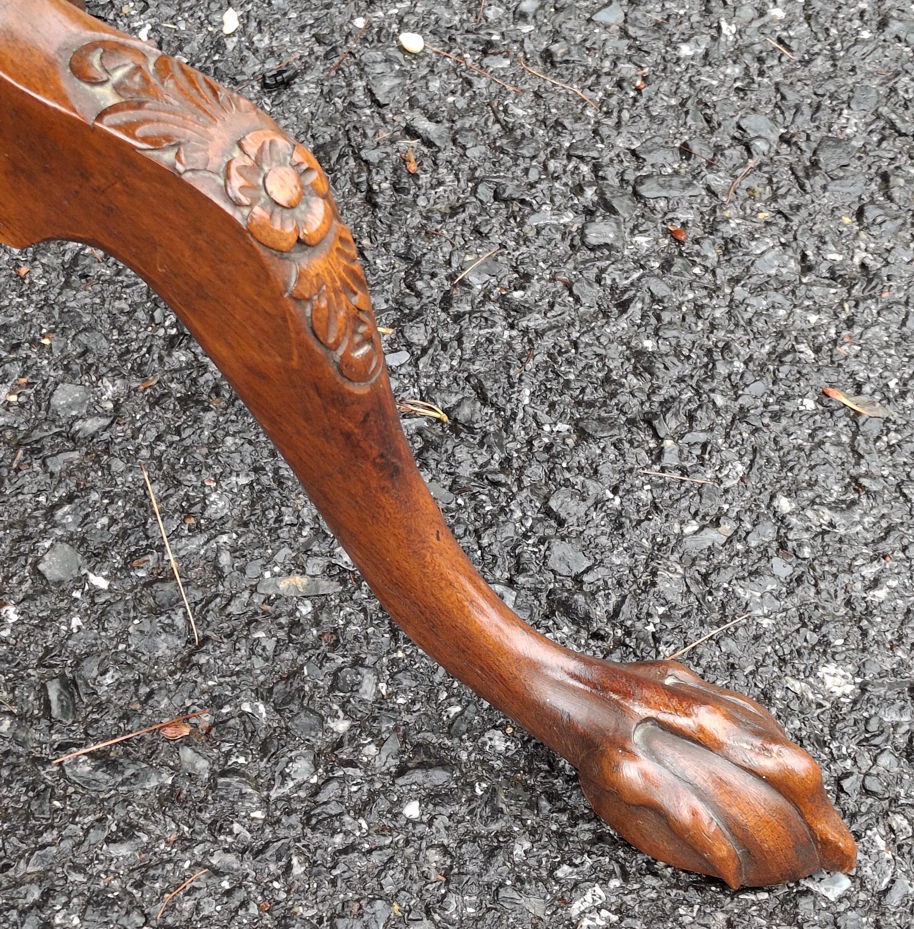 20ième siècle Table à vin anglaise de style géorgien à piédestal en acajou en vente