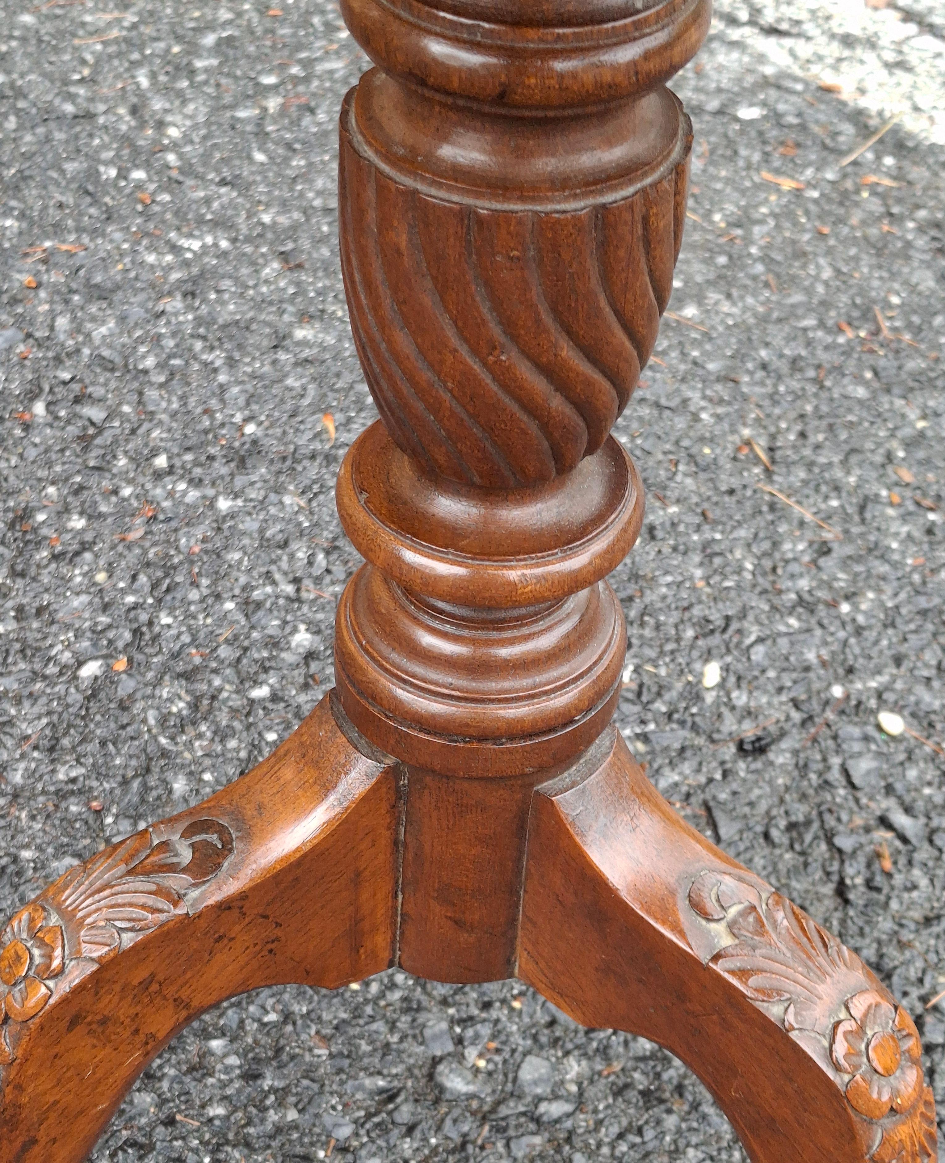 Table à vin anglaise de style géorgien à piédestal en acajou en vente 1