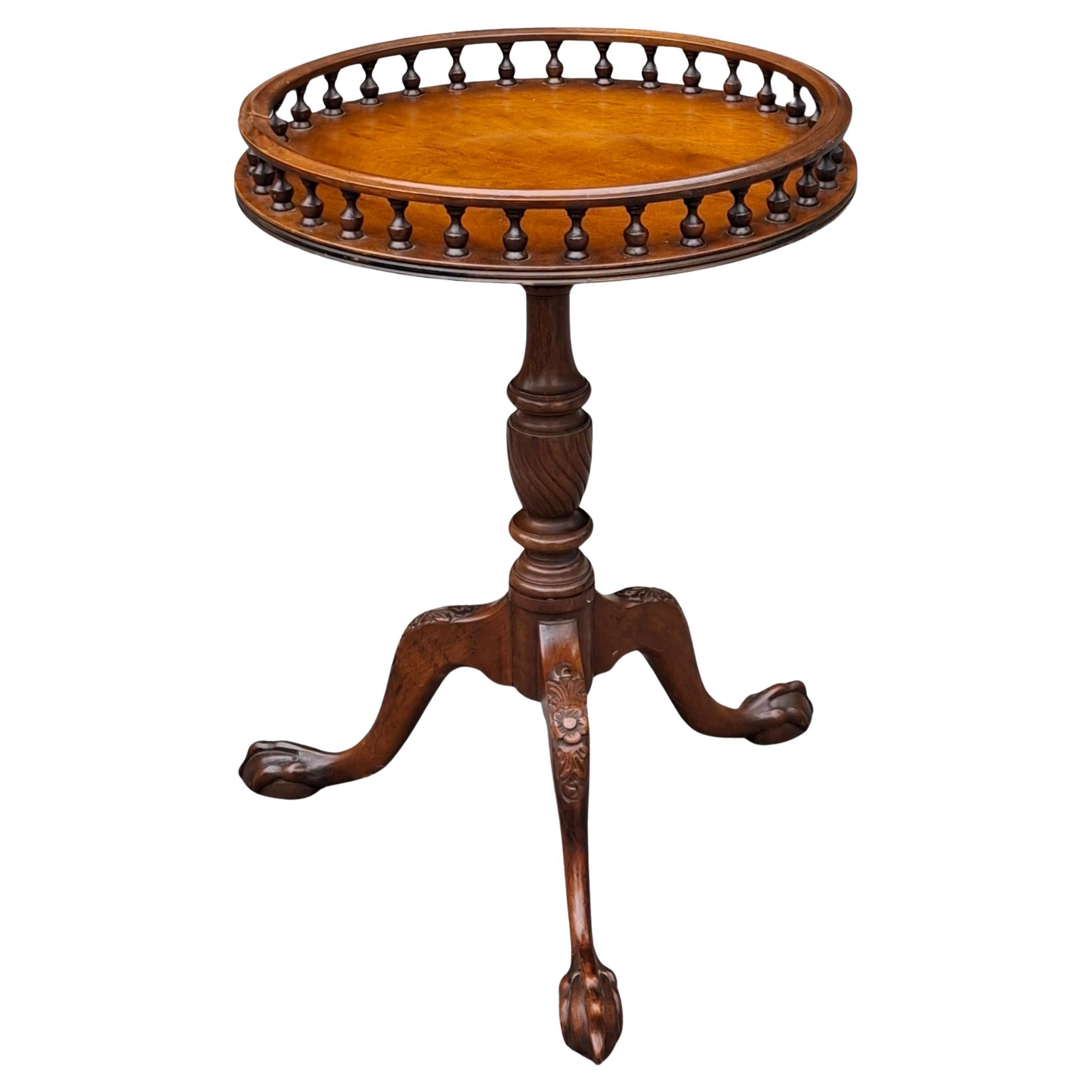 Mesa de Vino de Caoba con Pedestal de Estilo Georgiano Inglés