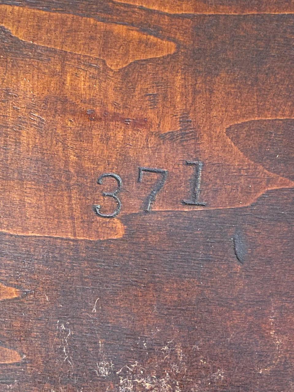 English Georgian Style Mahogany Pie Crust Side Table For Sale 5
