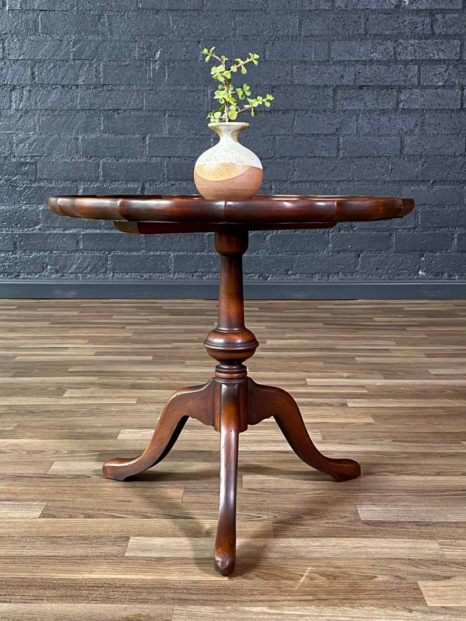 American English Georgian Style Mahogany Pie Crust Side Table For Sale