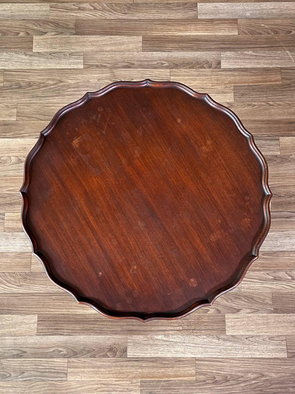 English Georgian Style Mahogany Pie Crust Side Table For Sale 1
