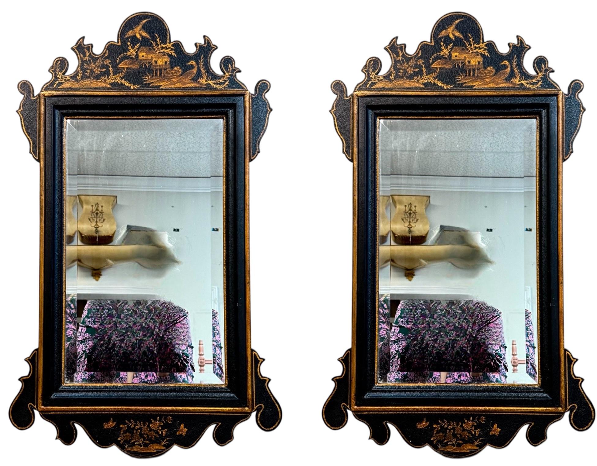 Miroirs muraux de style géorgien anglais Petite Chinoiserie - Paire en vente 1