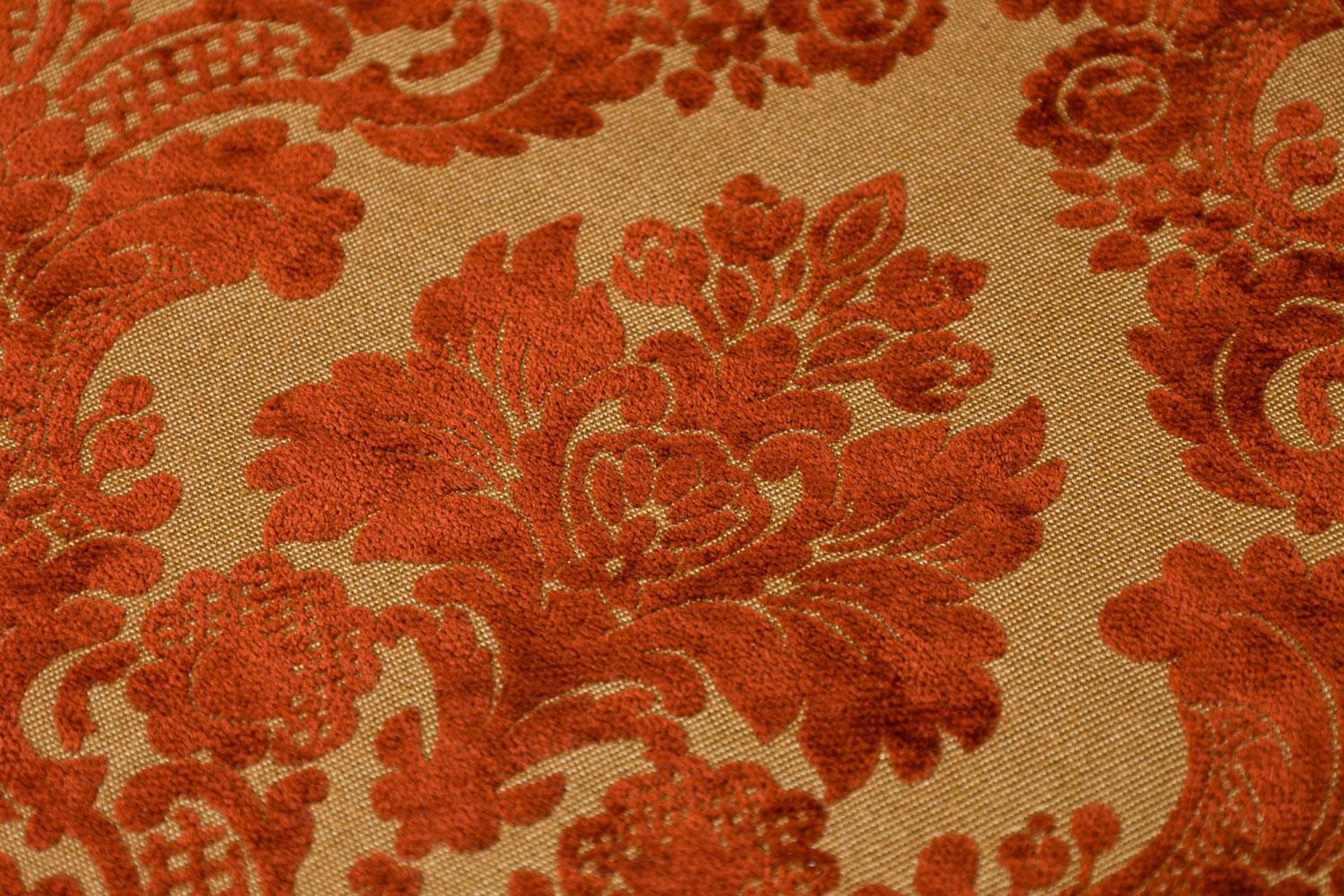 English Georgian Style Red and Gold Damask Sofa en vente 1