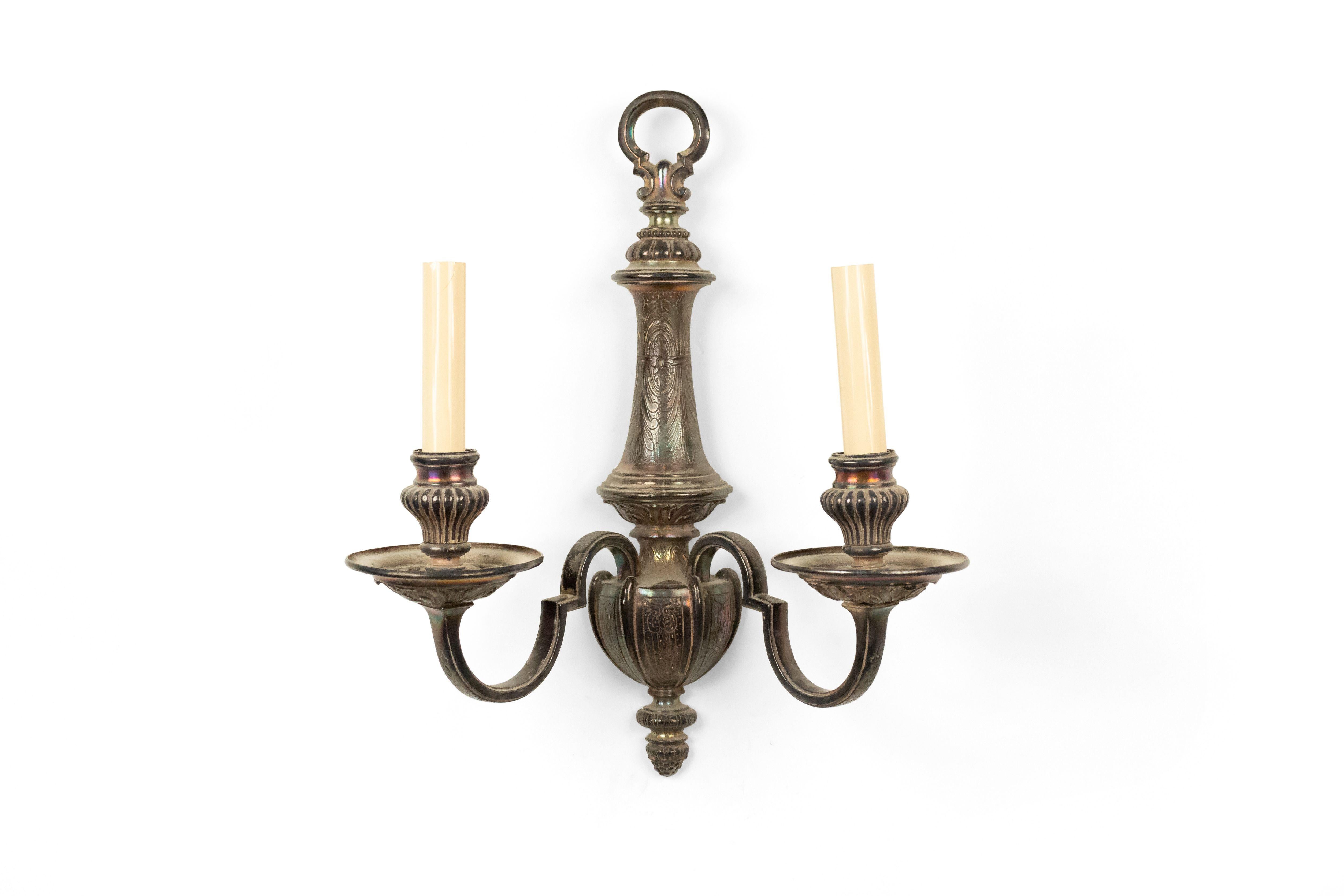 English Georgian-style (19/20th Century) etched silver plate wall sconce with two arms and a ring top.
