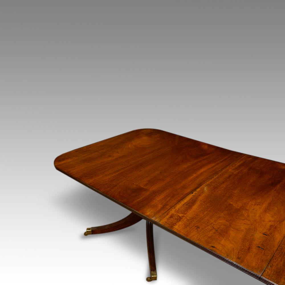 English Georgian Style Solid Mahogany Harrods Dining Table, George VI 2