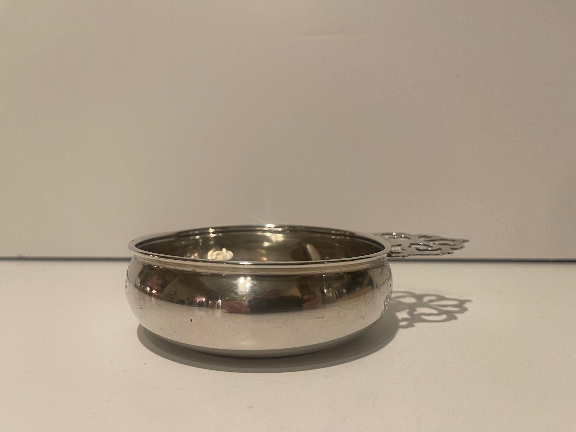 English Georgian Style Sterling Silver Porringer Bowl, Late 19th Century For Sale 1