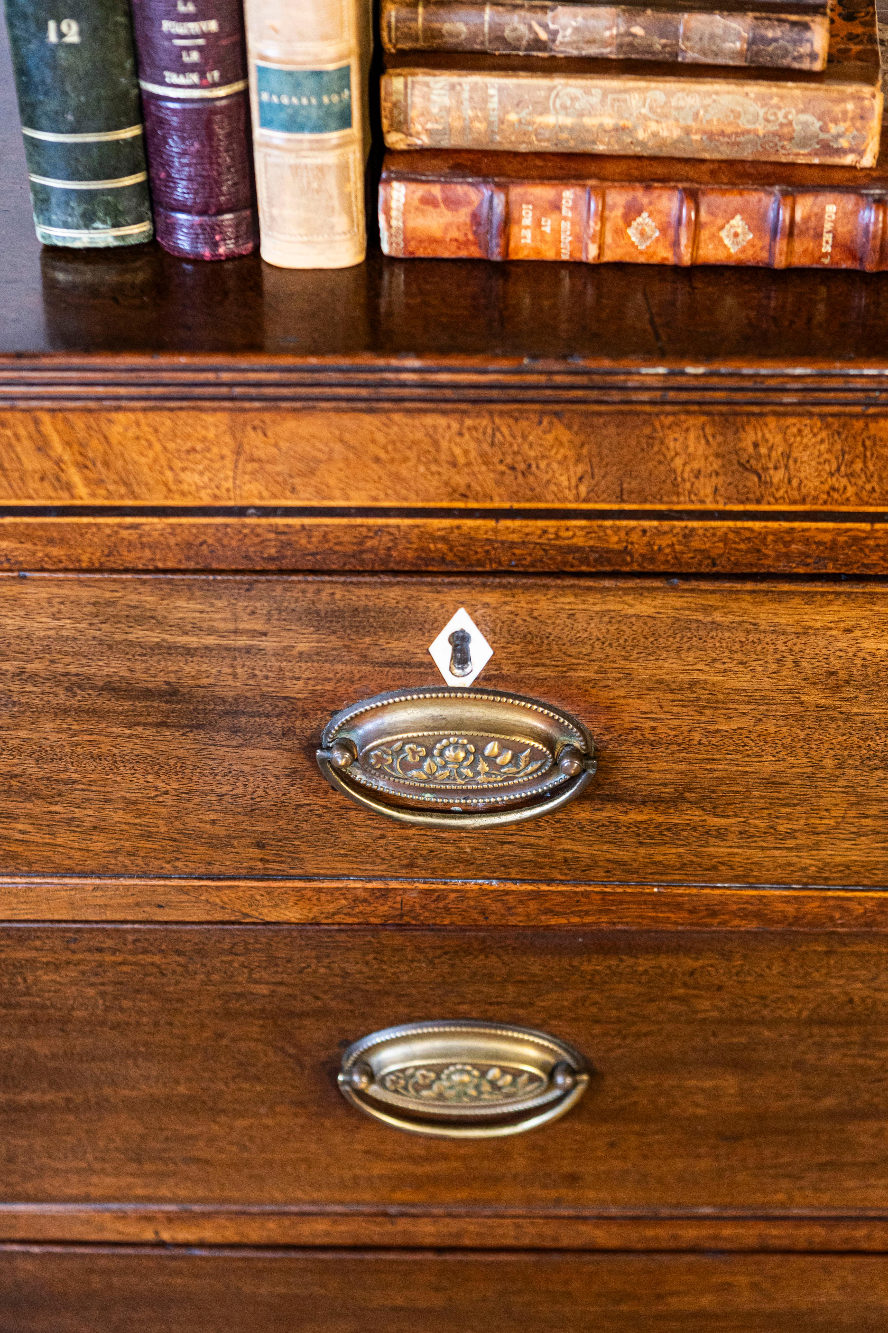 English Georgian Style Walnut Four-Drawer Chest with Sheraton Style Hardware For Sale 4