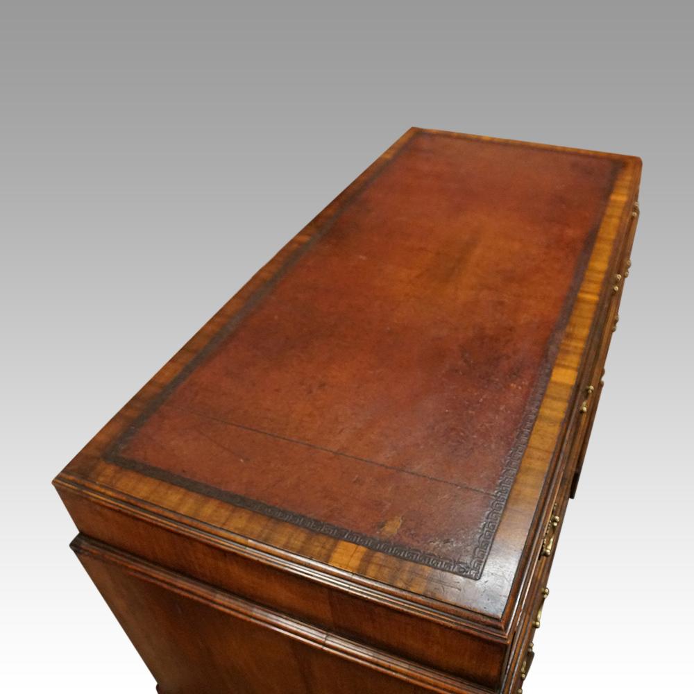 English Georgian style walnut pedestal desk For Sale 6