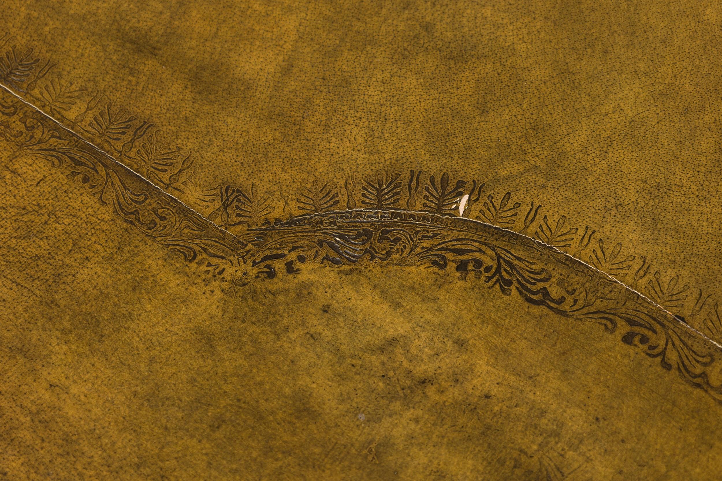 Scrivania in legno a ginocchio in stile georgiano inglese in vendita 3