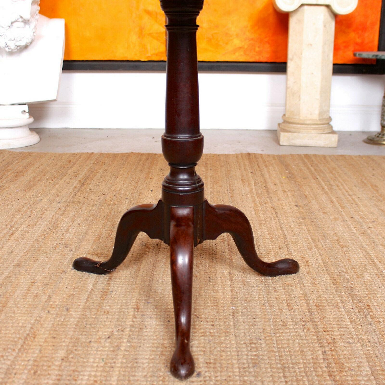 English Georgian Tripod Lamp Table Mahogany Folding Tilt Top Side Table For Sale 3